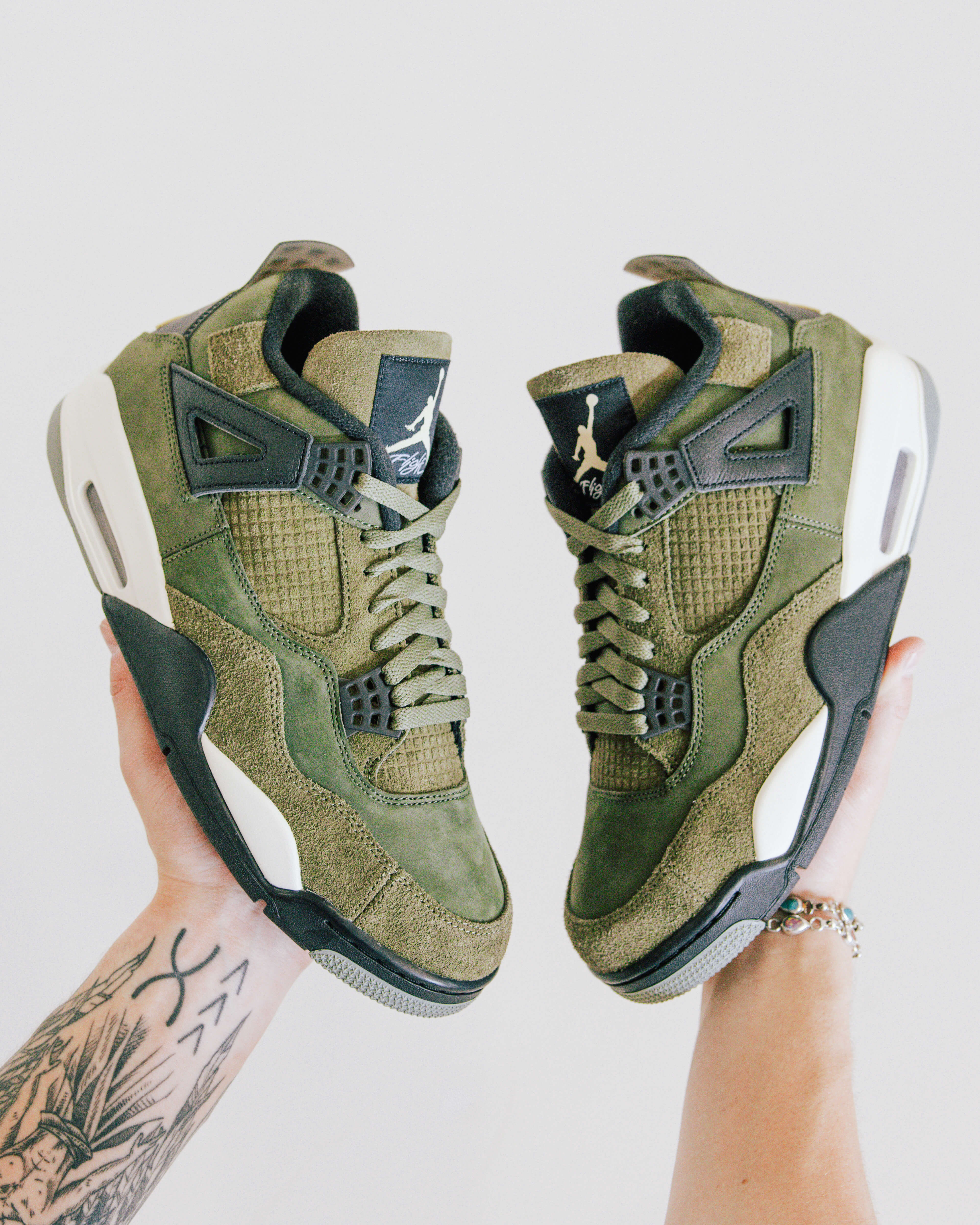 Jordan 4 Retro SE Craft Medium Olive: A Peek at Elegance