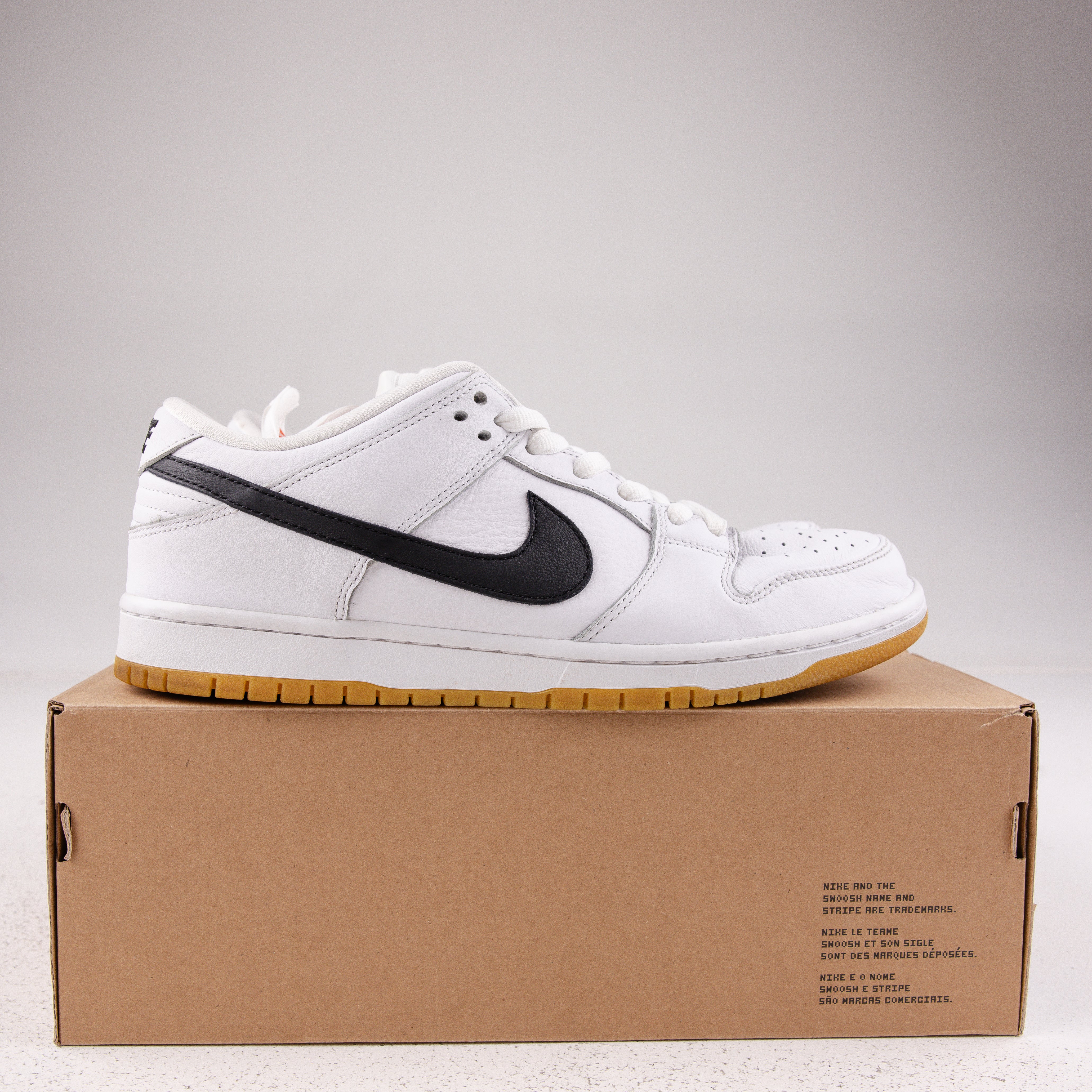 NIKE WHITE DUNK ポスター パンフレット　2004 Nike SB Dunk Low Orange Label White Black (2019) - Used - 3705