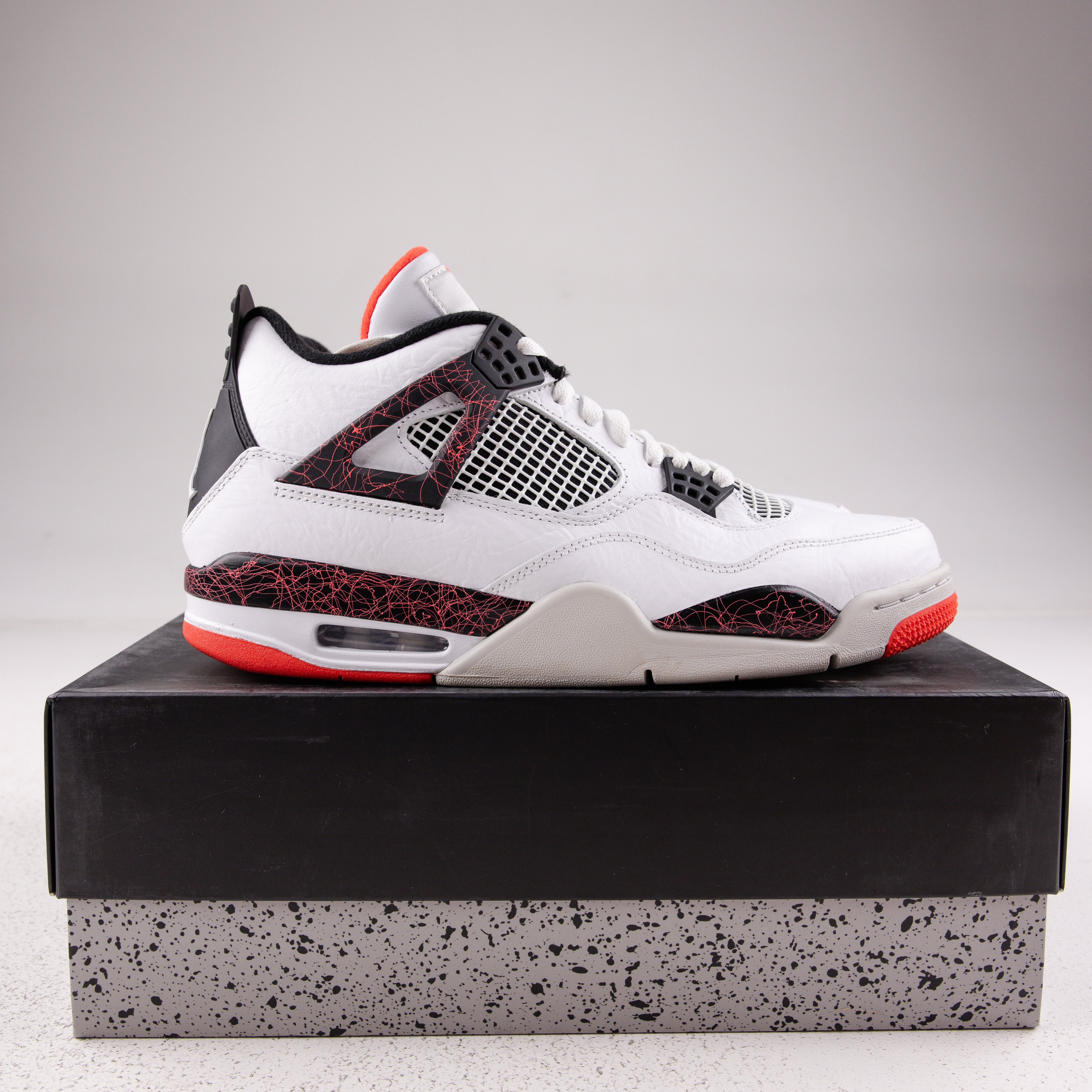 Jordan 4 Retro Flight Nostalgia - Used - 3700 – Common Hype