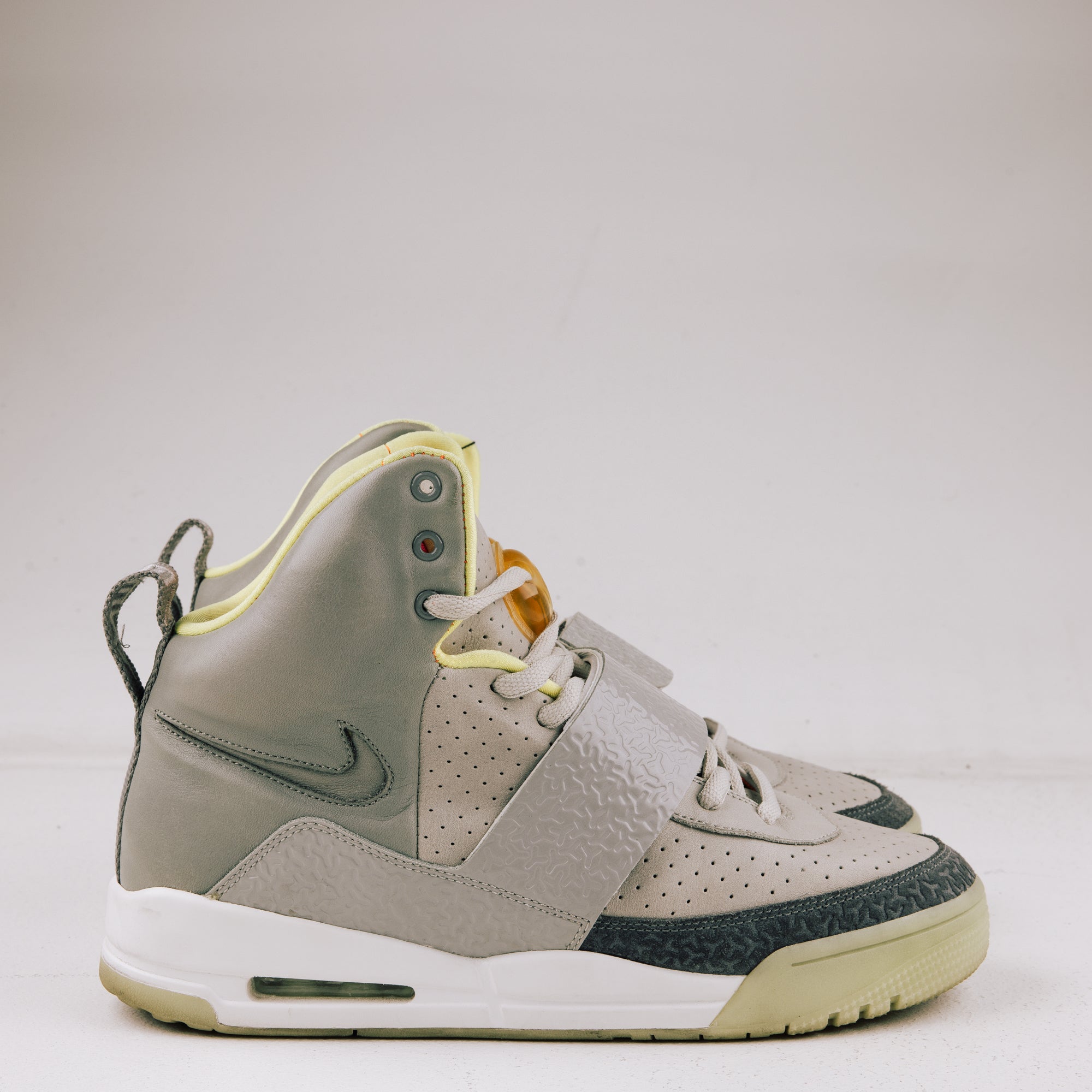 nike air yeezy 1 sneakers