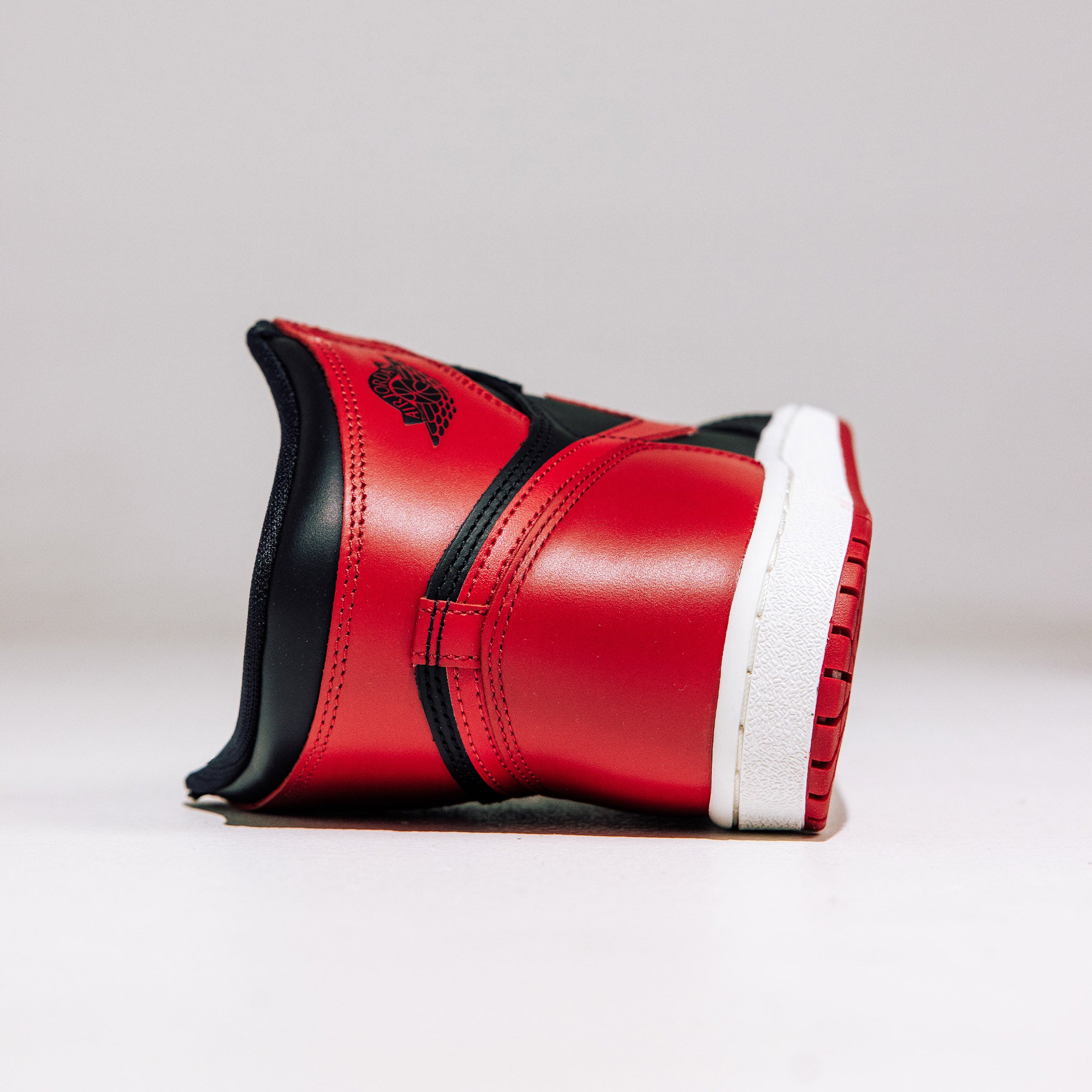 Jordan 1 Retro High '85 OG Bred (2025) - Common Hype