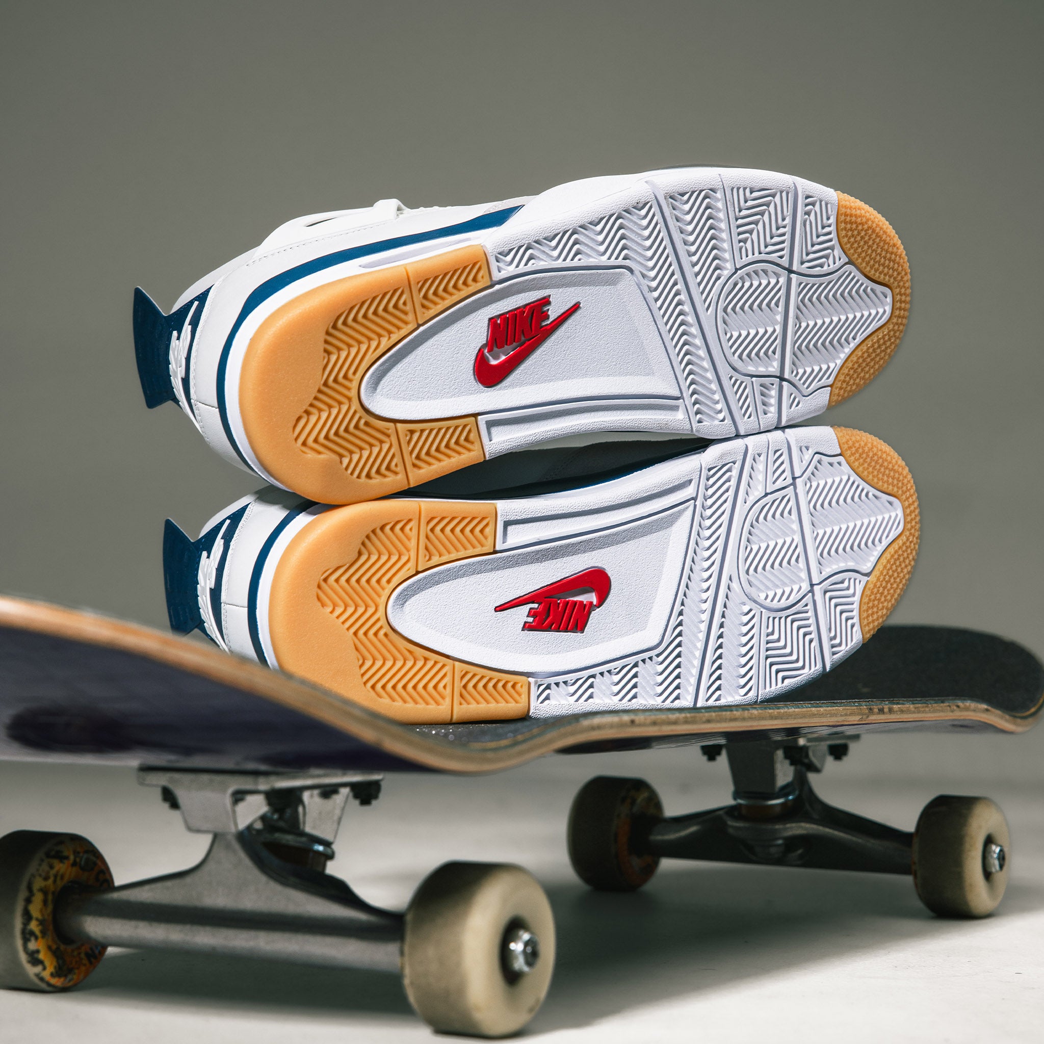 Jordan 4 Retro SB Navy - Common Hype