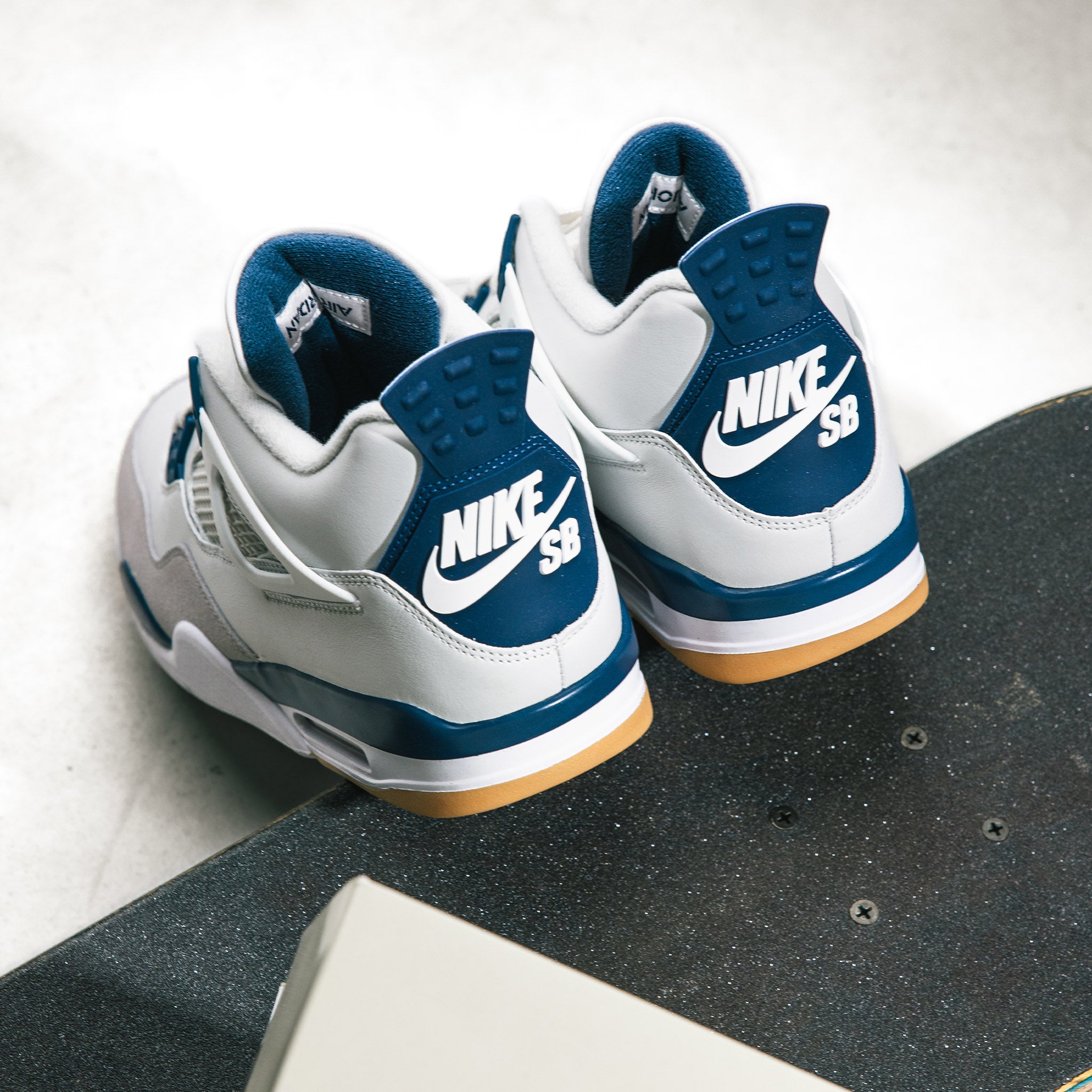 Jordan 4 Retro SB Navy - Common Hype