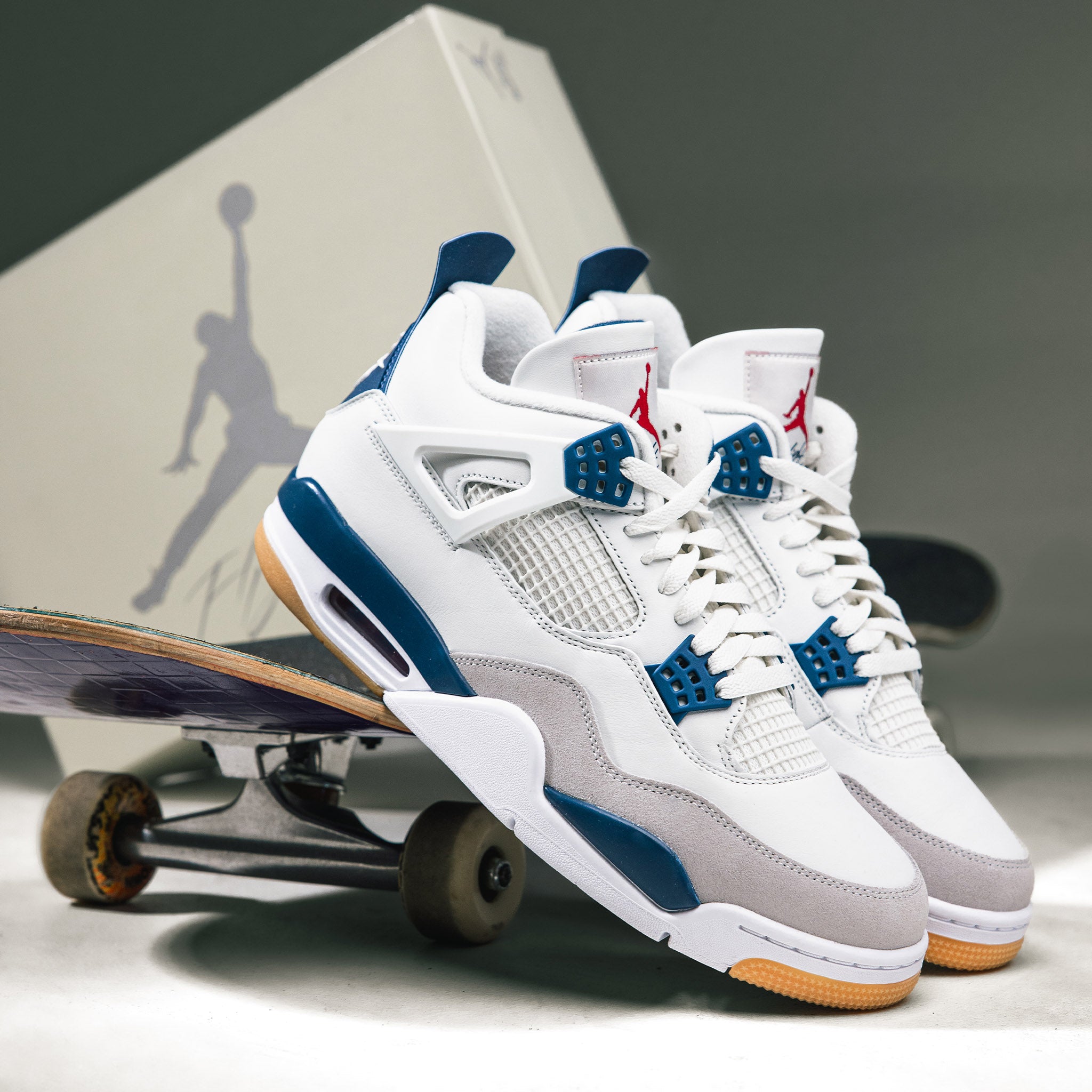 Jordan 4 Retro SB Navy - Common Hype