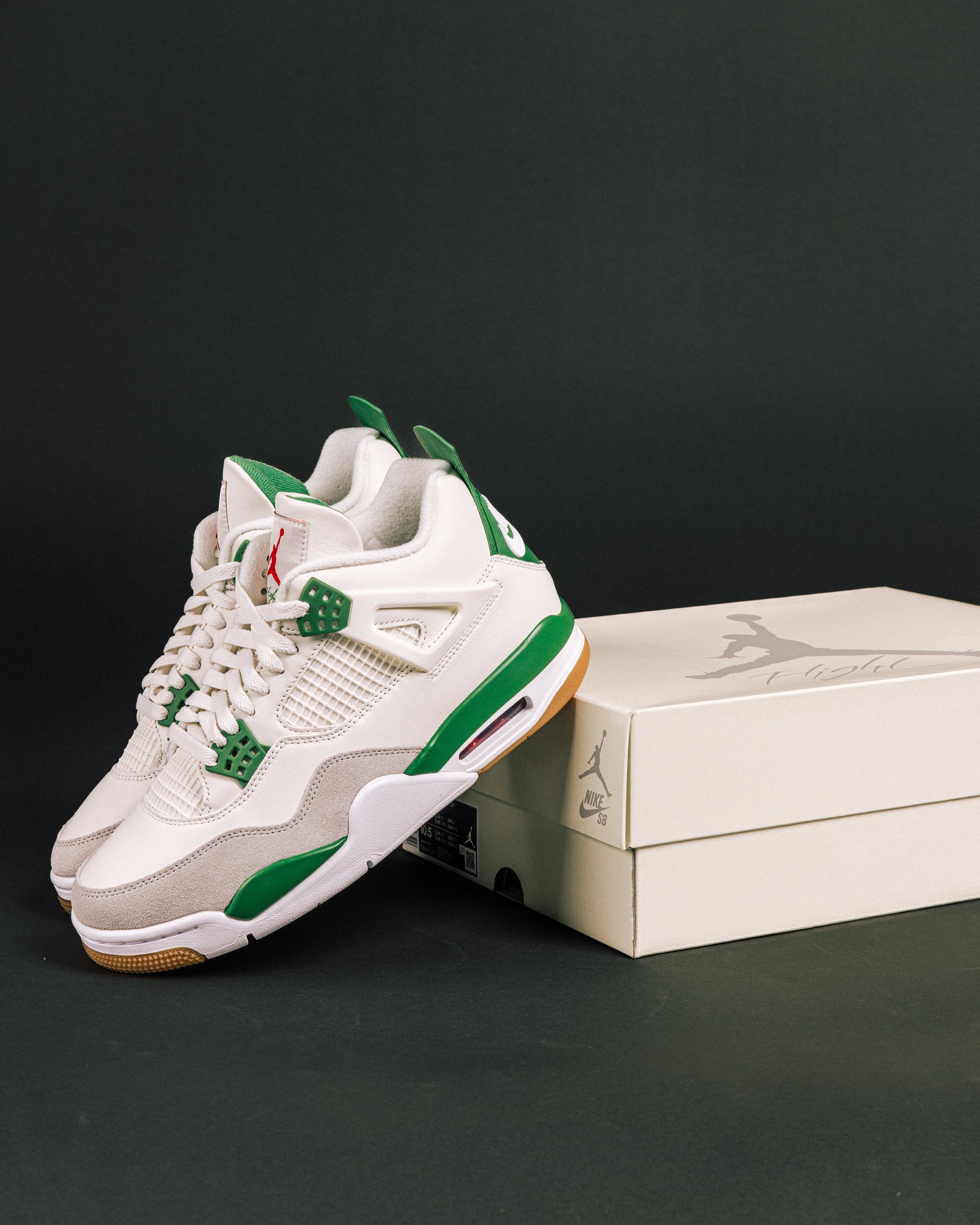 Jordan 4 Retro SB "Pine Green" (Unreleased)