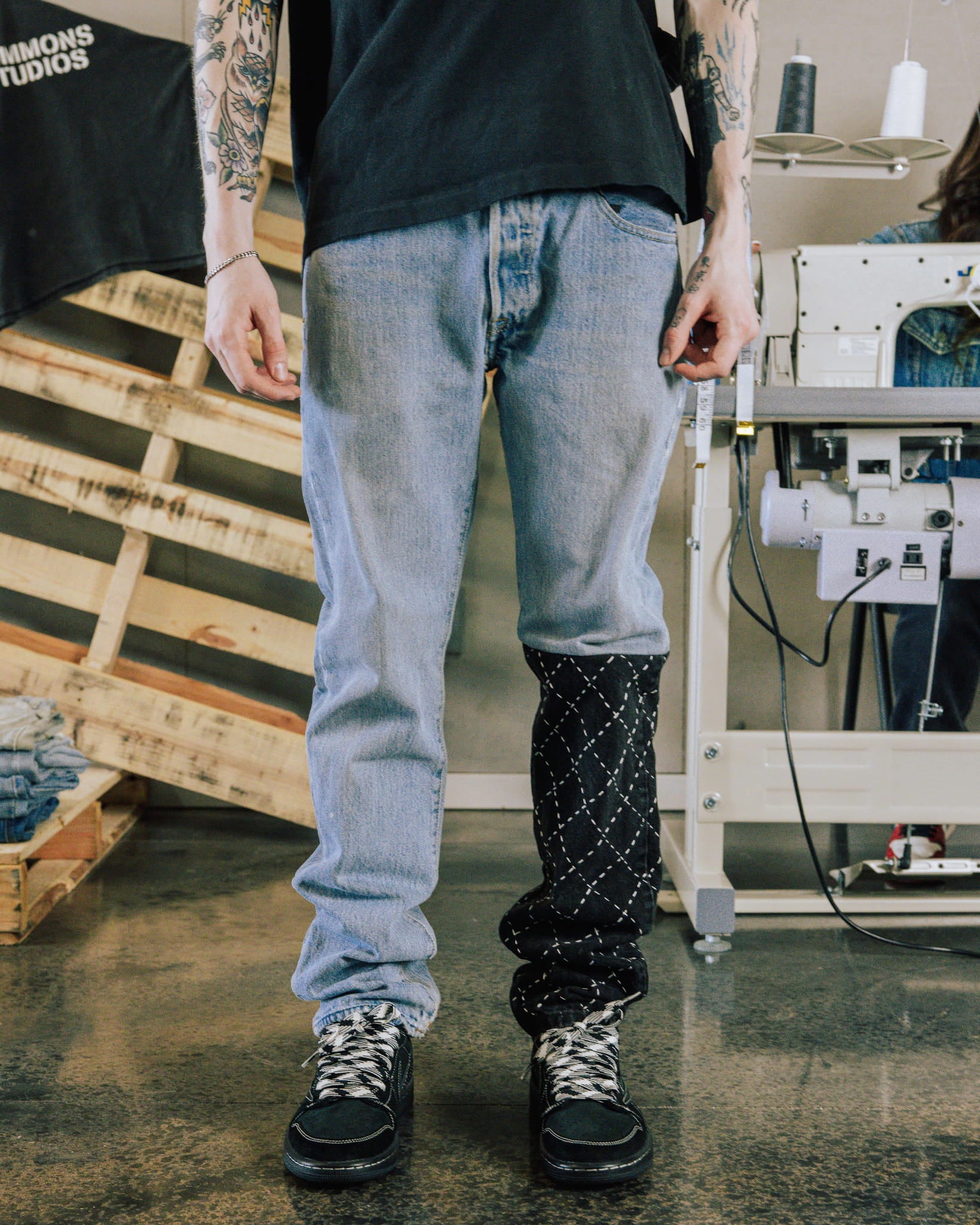 COMMONS REVERSE LEG HAND STITCHED DENIM BLUE (R44) - Common Hype