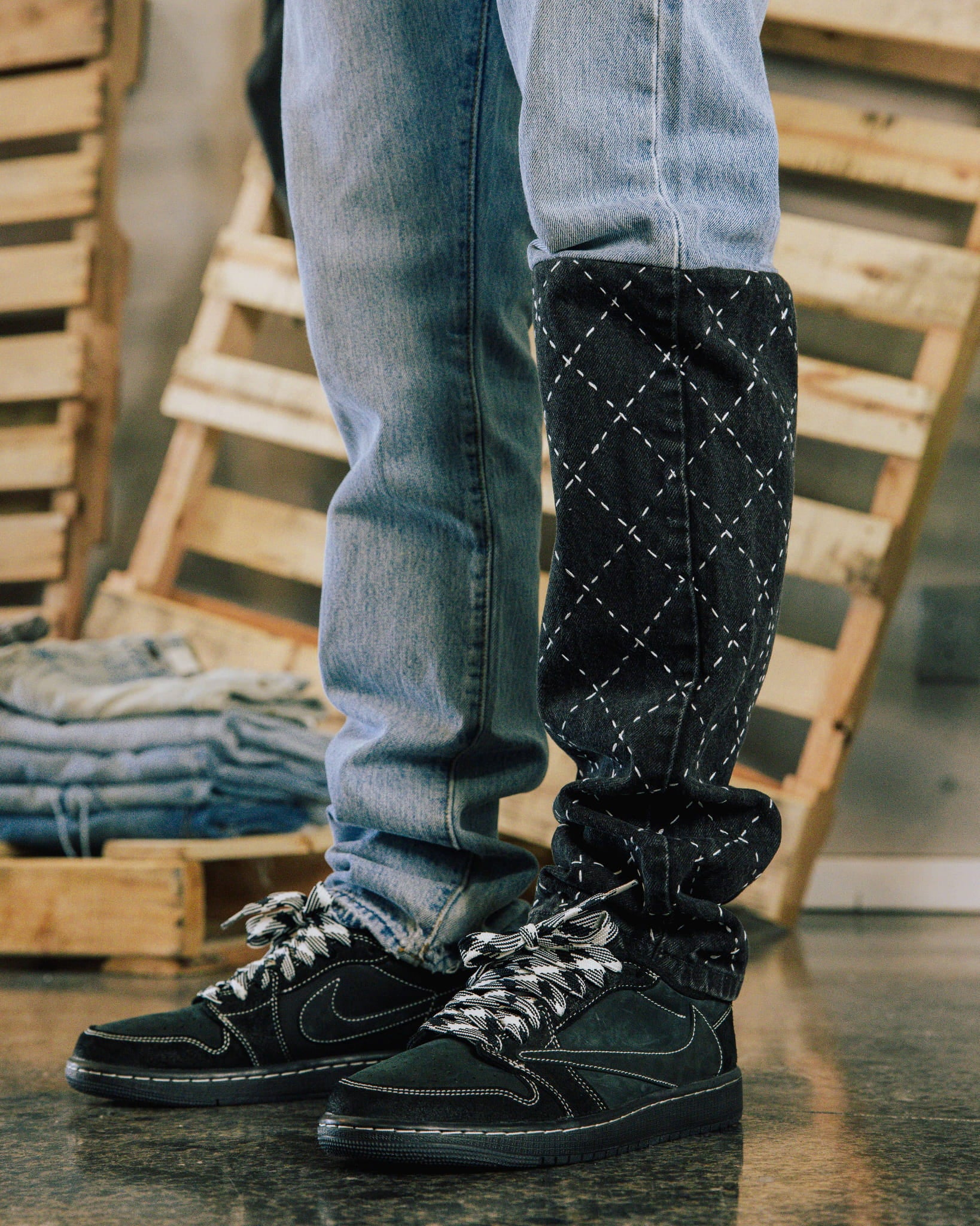 COMMONS REVERSE LEG HAND STITCHED DENIM BLUE (R44) - Common Hype