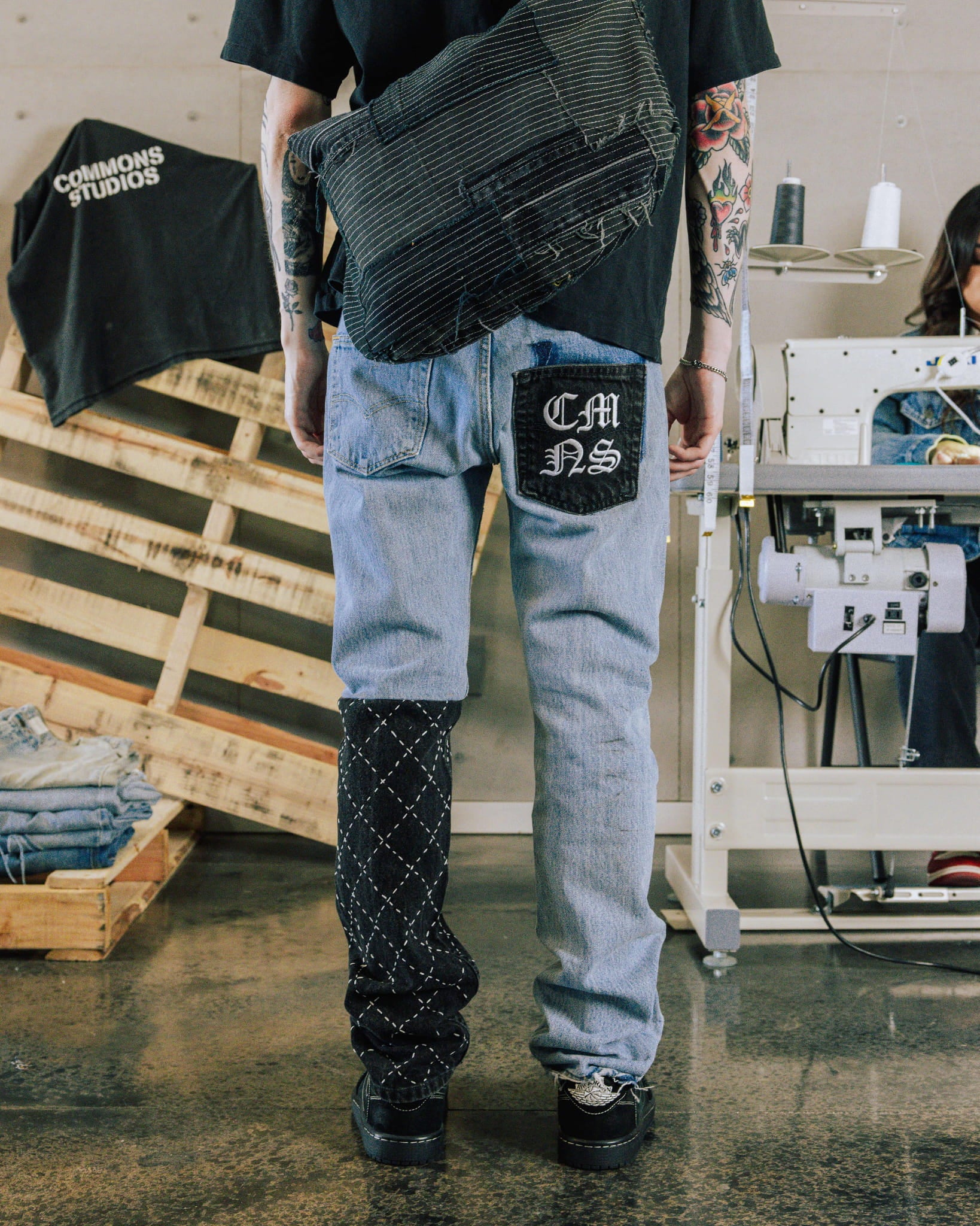 COMMONS REVERSE LEG HAND STITCHED DENIM BLUE (R44) - Common Hype