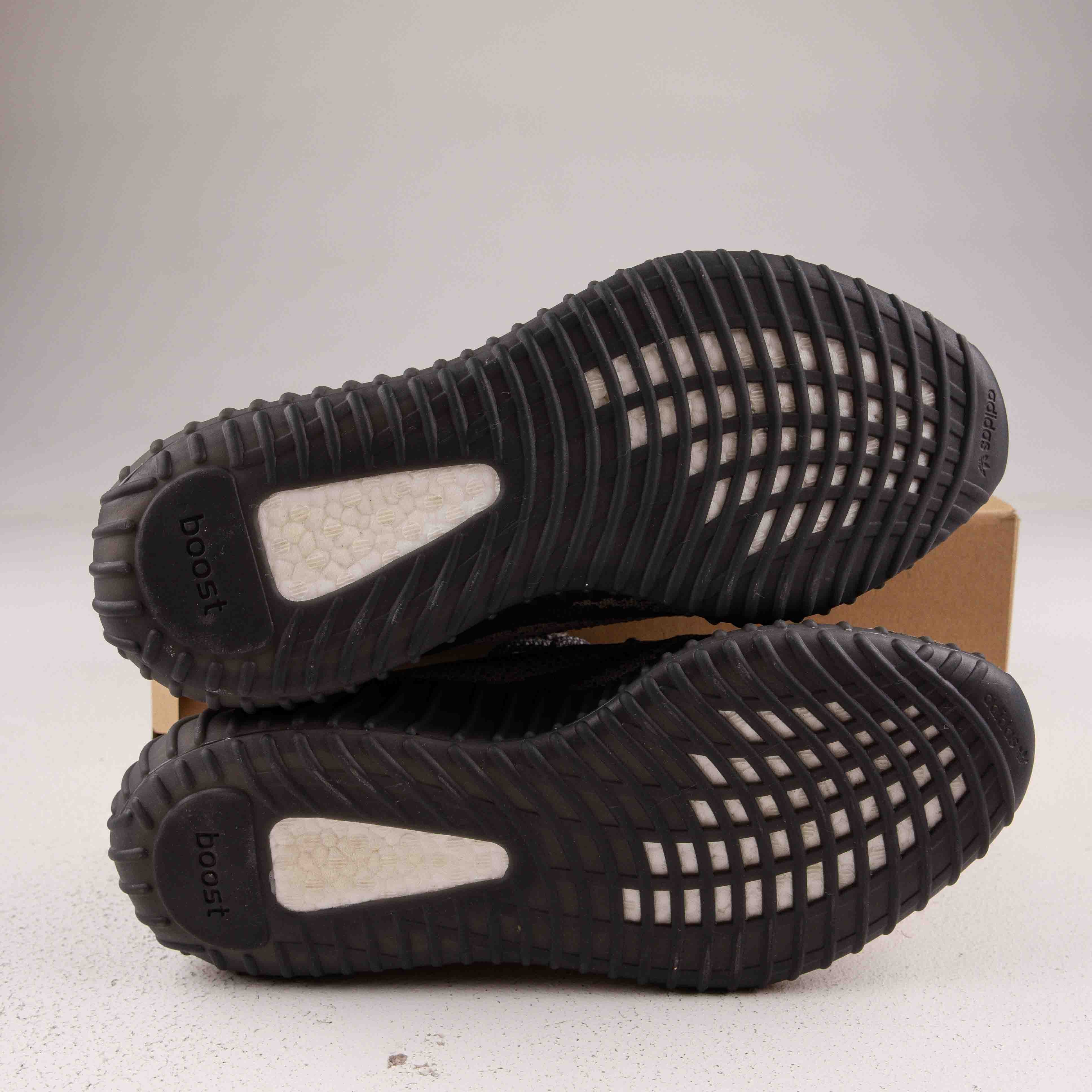 adidas Yeezy Boost 350 V2 Carbon Beluga - Used - 4203 - Common Hype