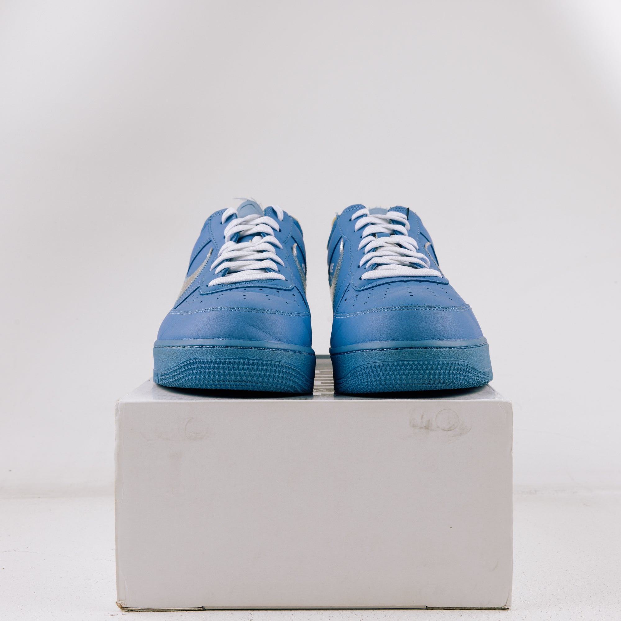 White Nike Mca University Blue Nike Air Force Low Off-White MCA