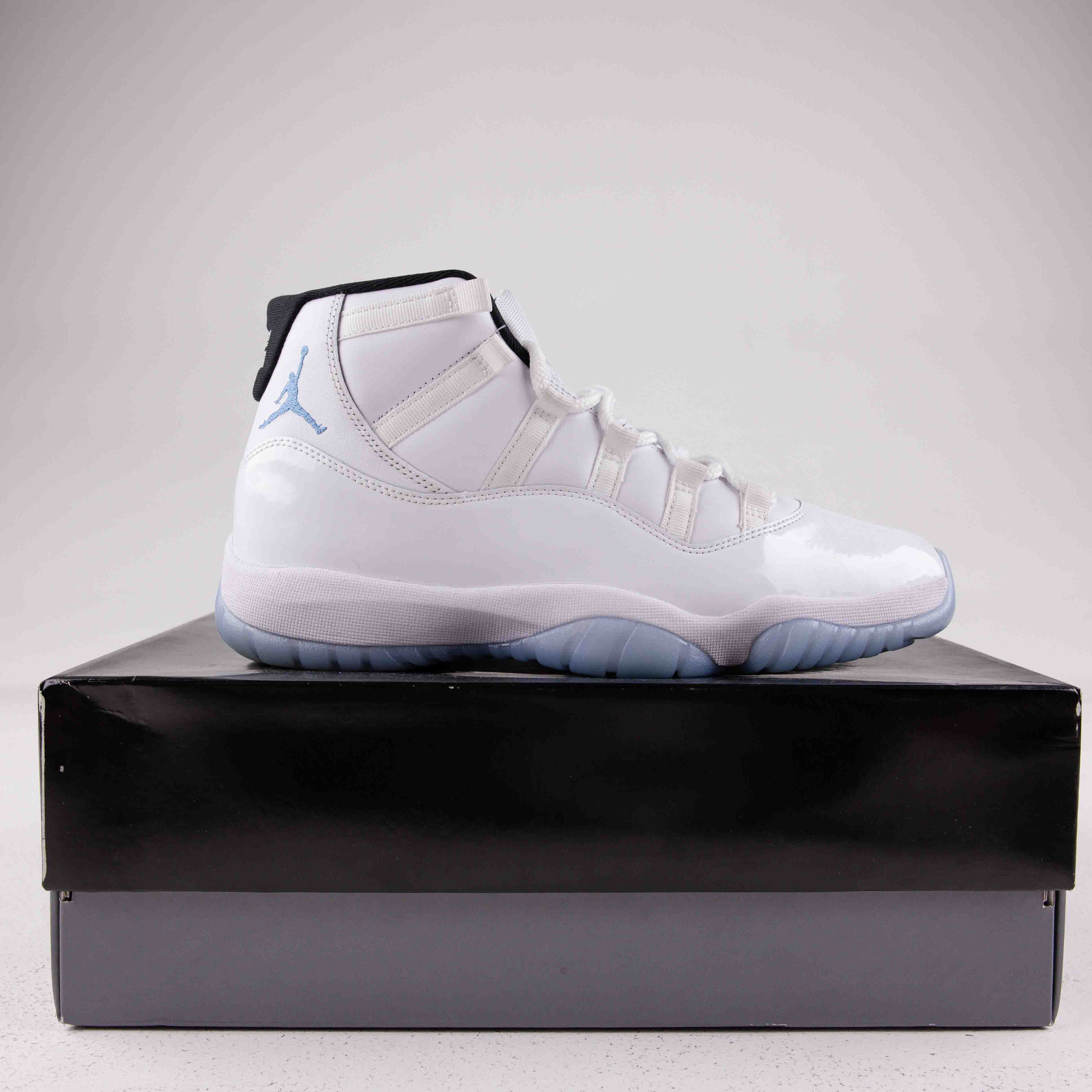 Jordan 11 Retro Legend Blue (2024) - Used - 3572 - Common Hype