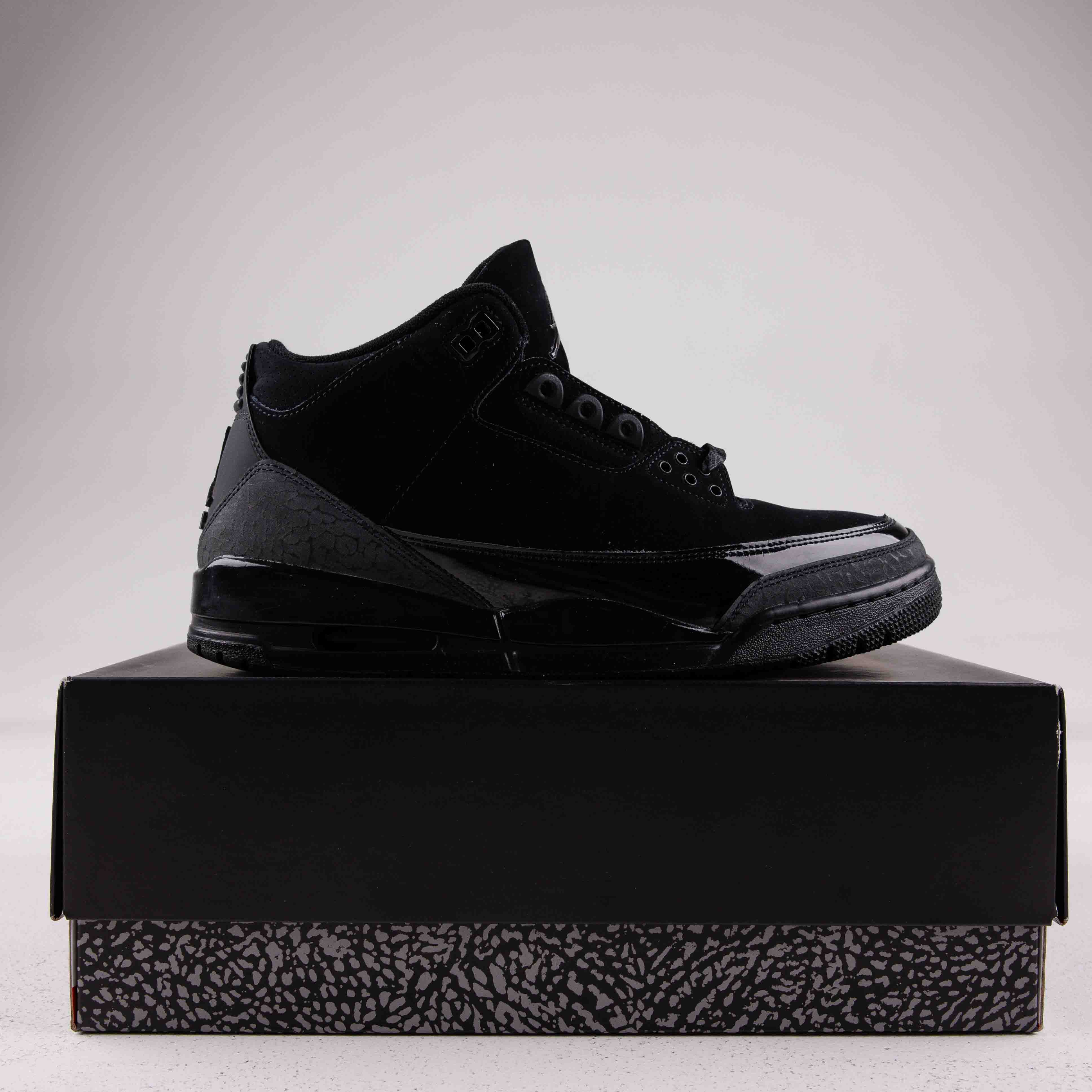 Jordan 3 Retro Black Cat (2025) - Used - 4284