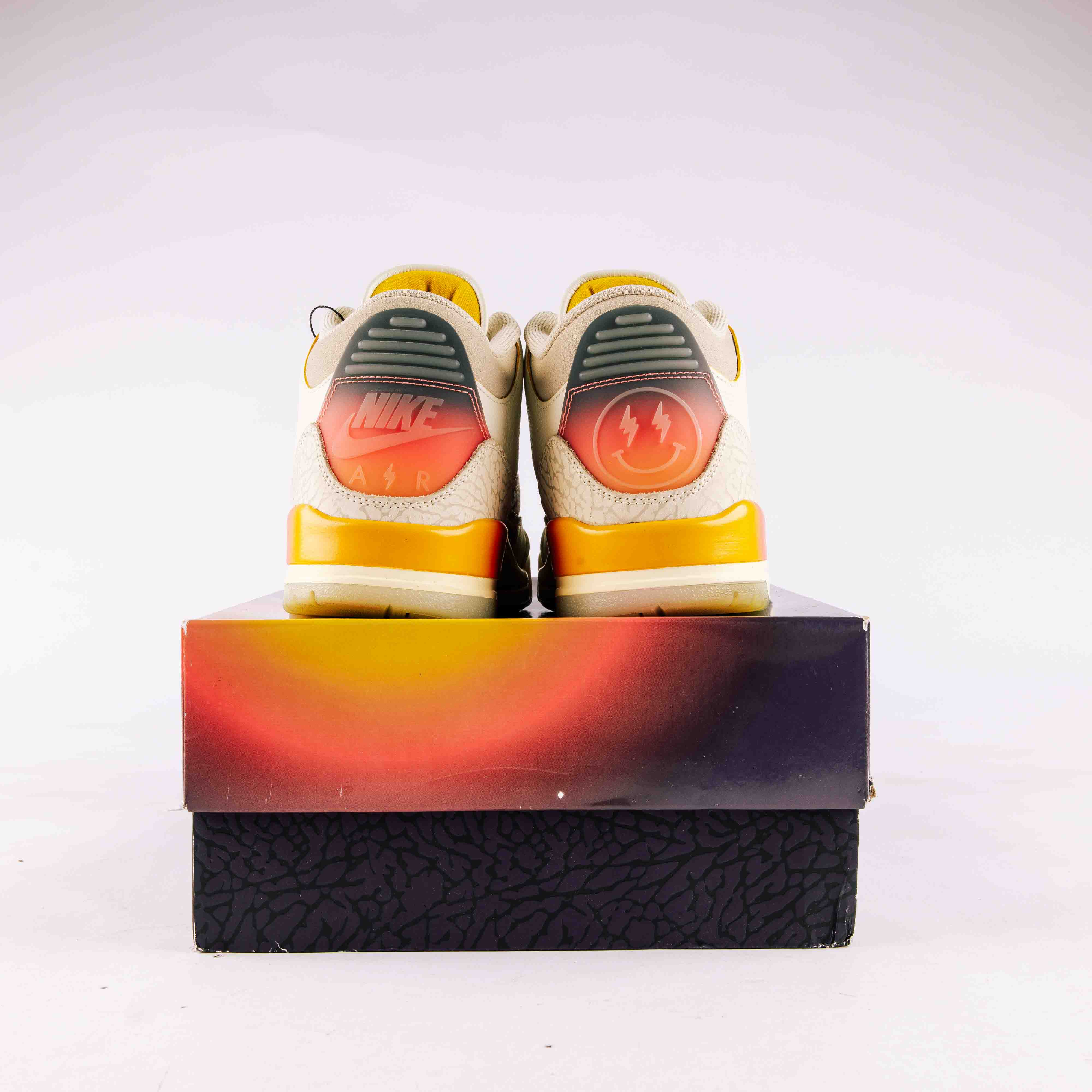 Jordan 3 Retro SP J Balvin Medellín Sunset - Used - 0532