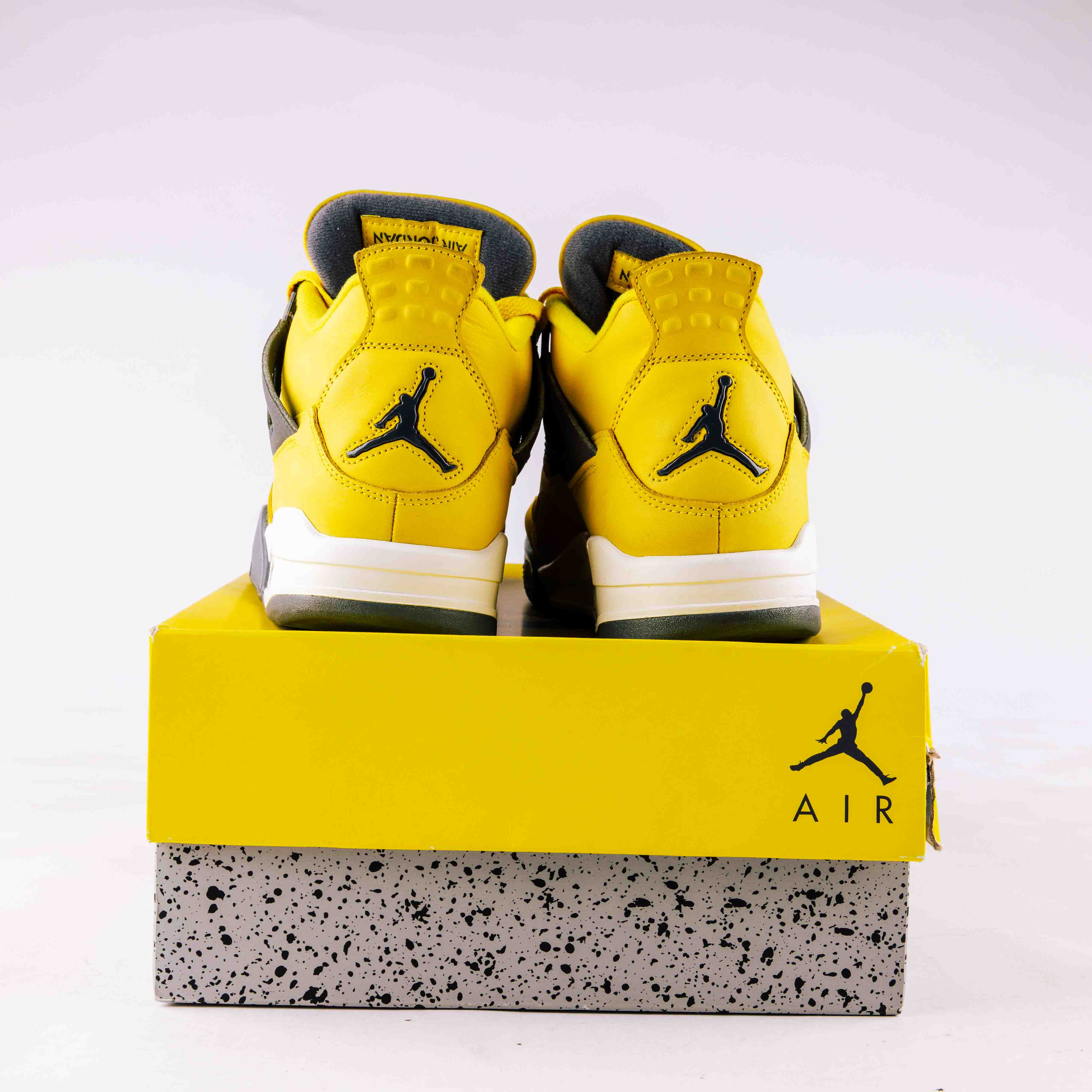 Air Jordan 4 shops Retro lightning