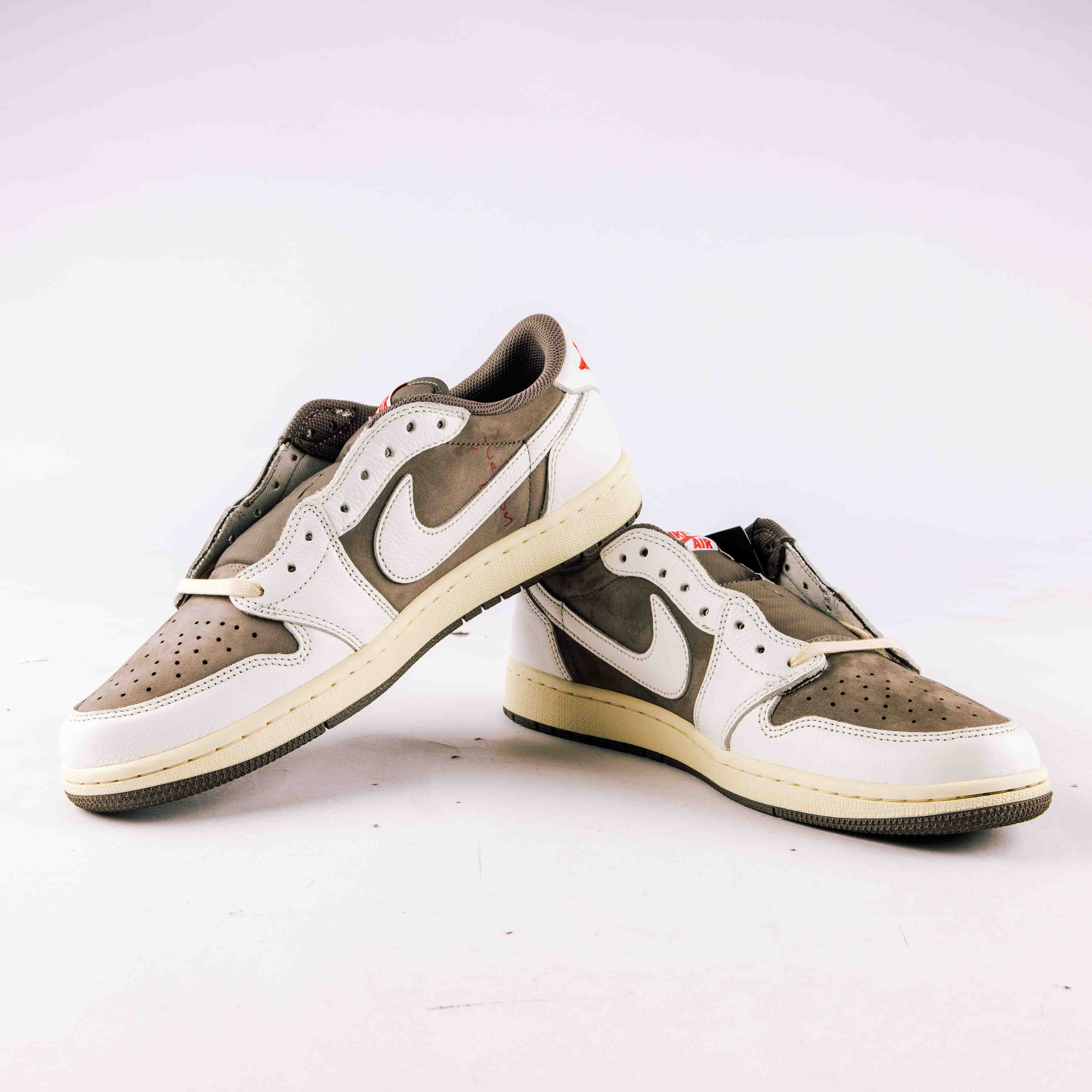 Jordan 1 Retro Low OG SP Travis Scott Reverse Mocha - Used - 0674