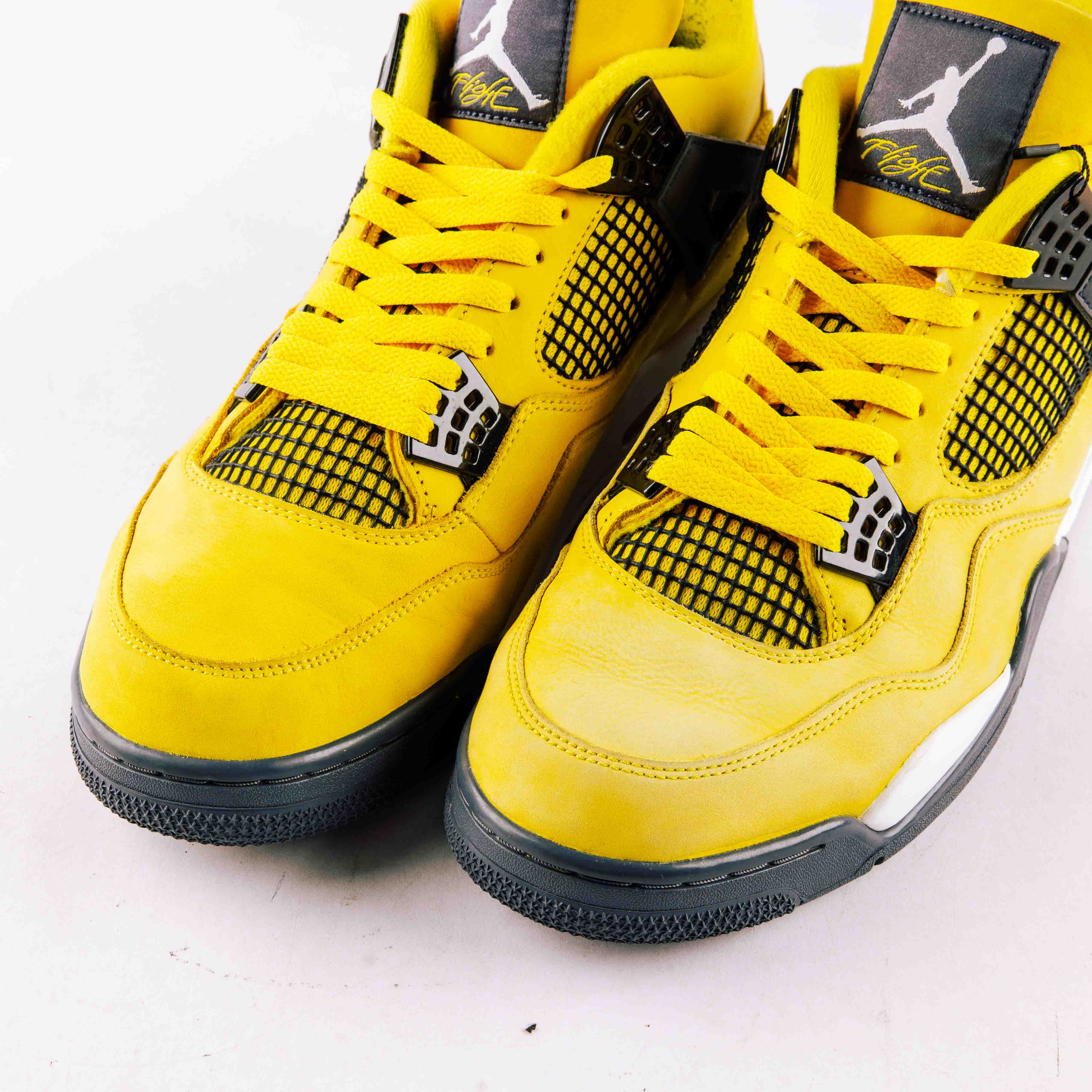 Jordan 4 Retro Lightning (2021) - Used - 0796