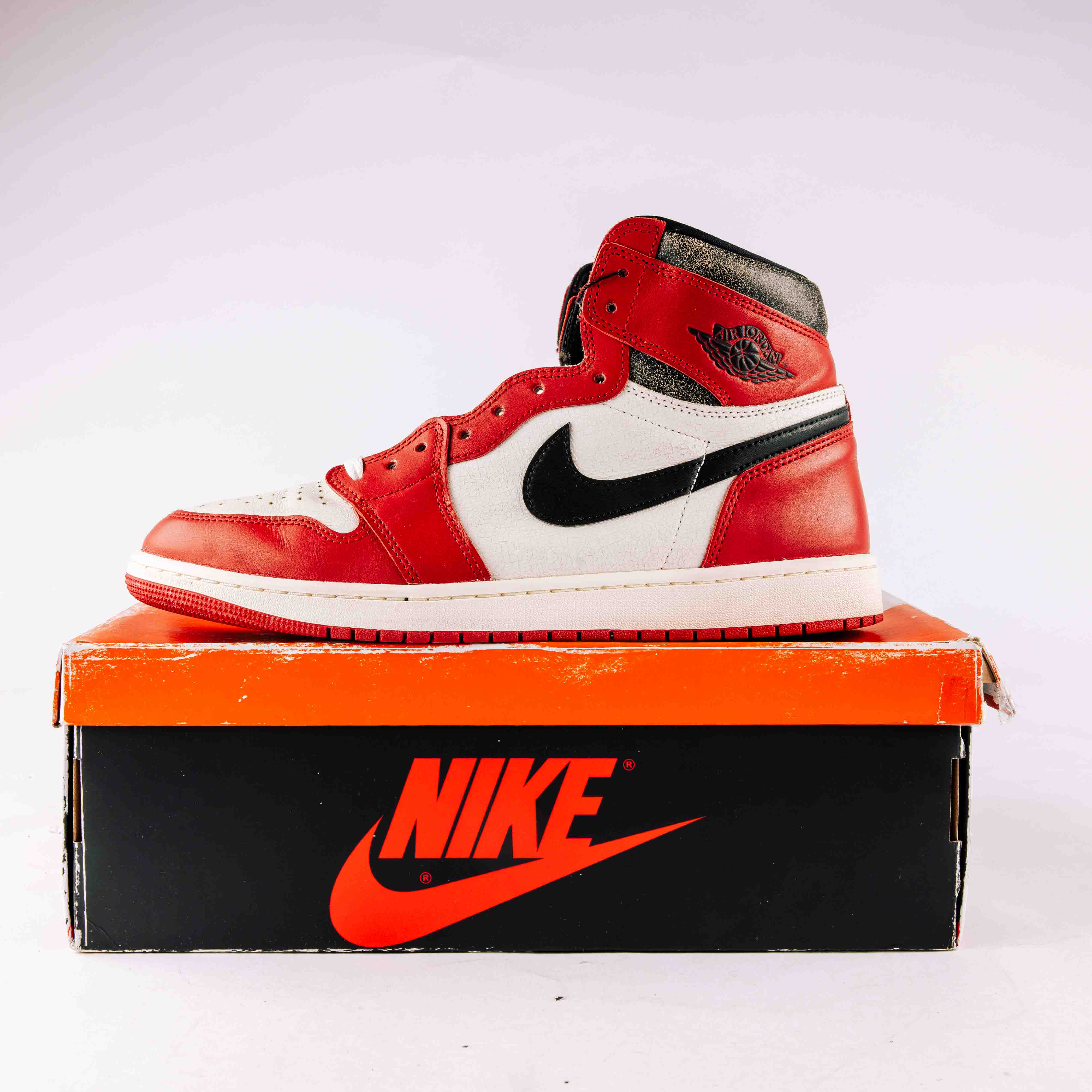 Jordan 1 Retro High OG Chicago Lost and Found - Used - 0659