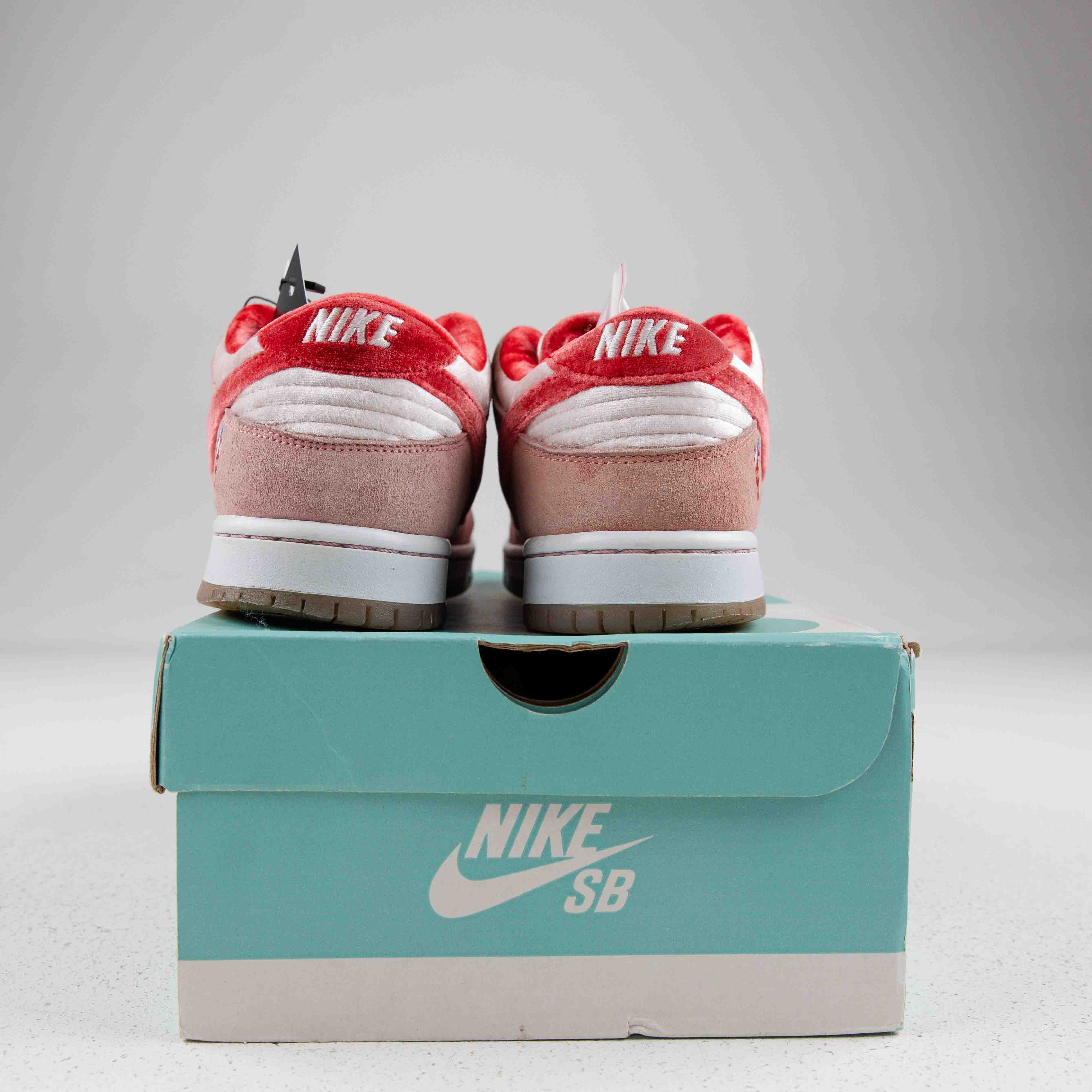Nike SB Dunk Low StrangeLove Skateboards - Used - 1620
