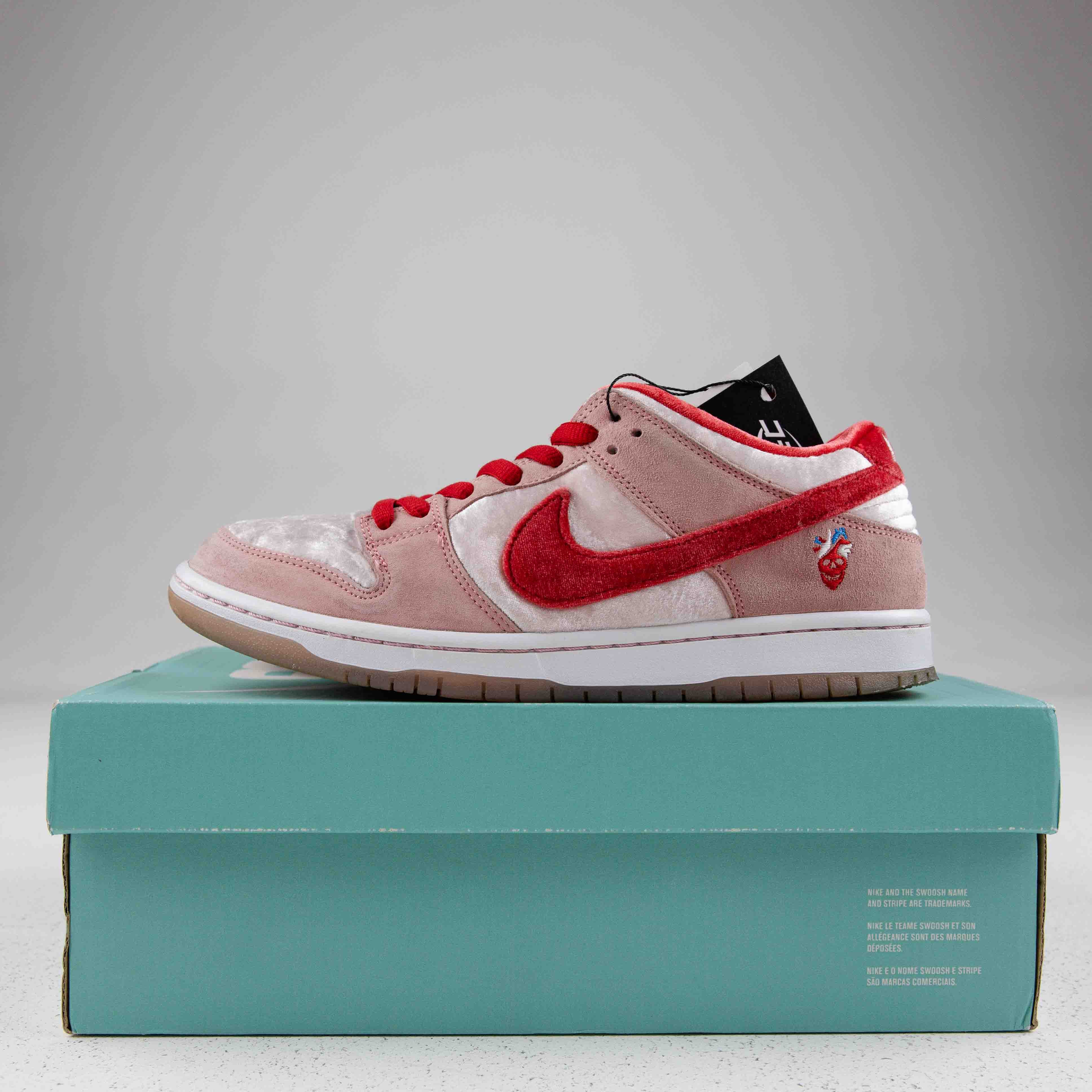 Nike SB Dunk Low StrangeLove Skateboards - Used - 1620