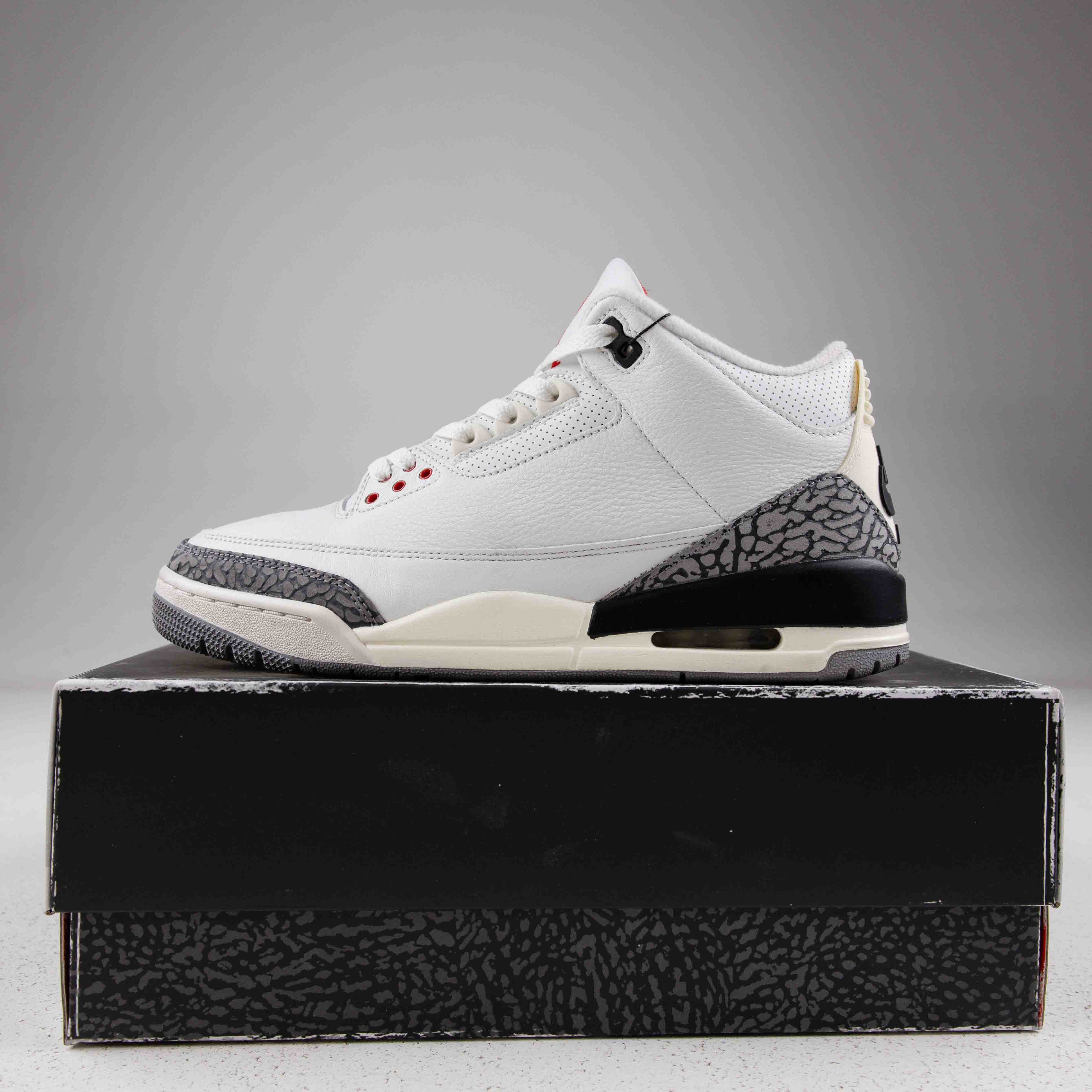 Jordan 3 Retro White Cement Reimagined - Used - 1625