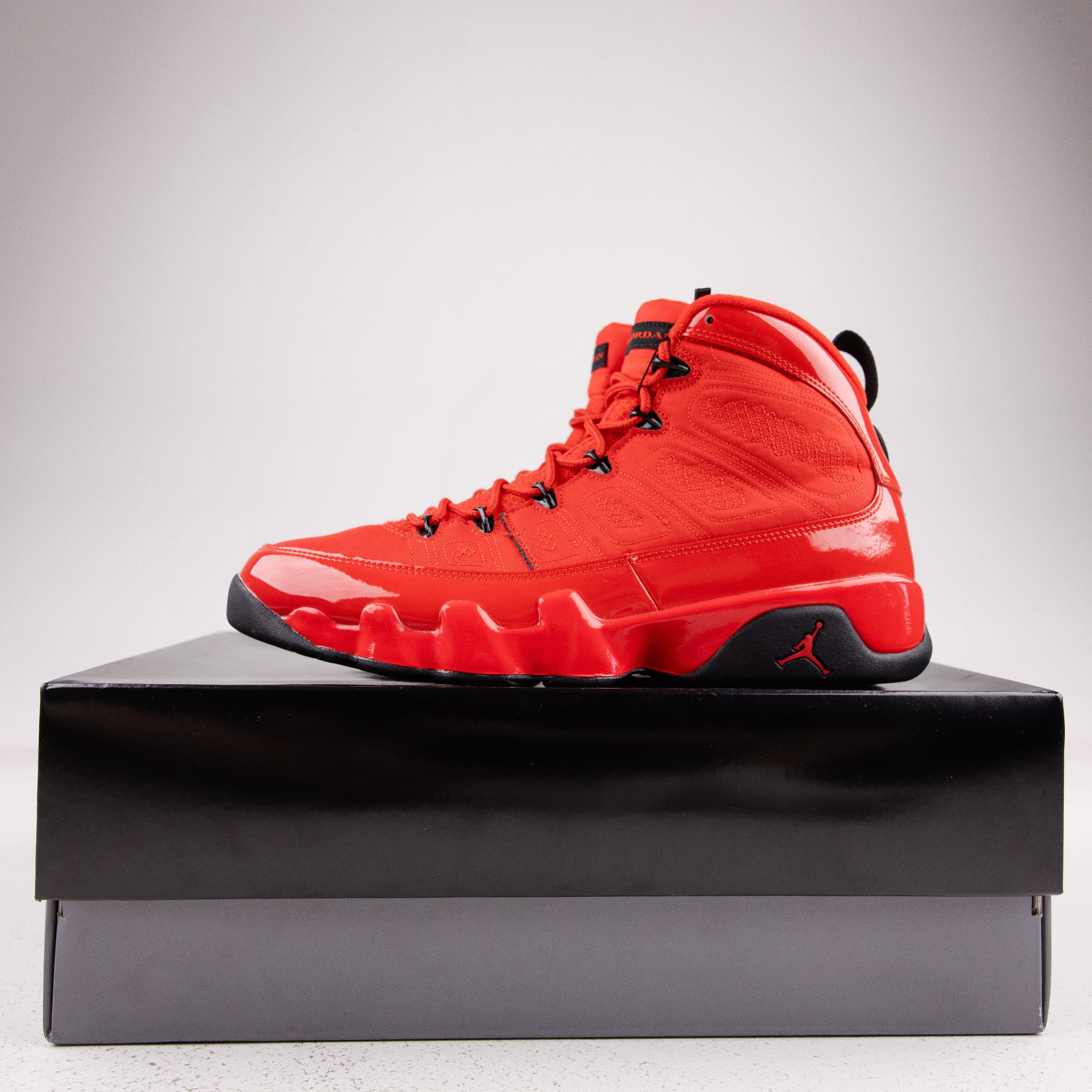 Jordan 9 Retro Chile Red - Used - 1628