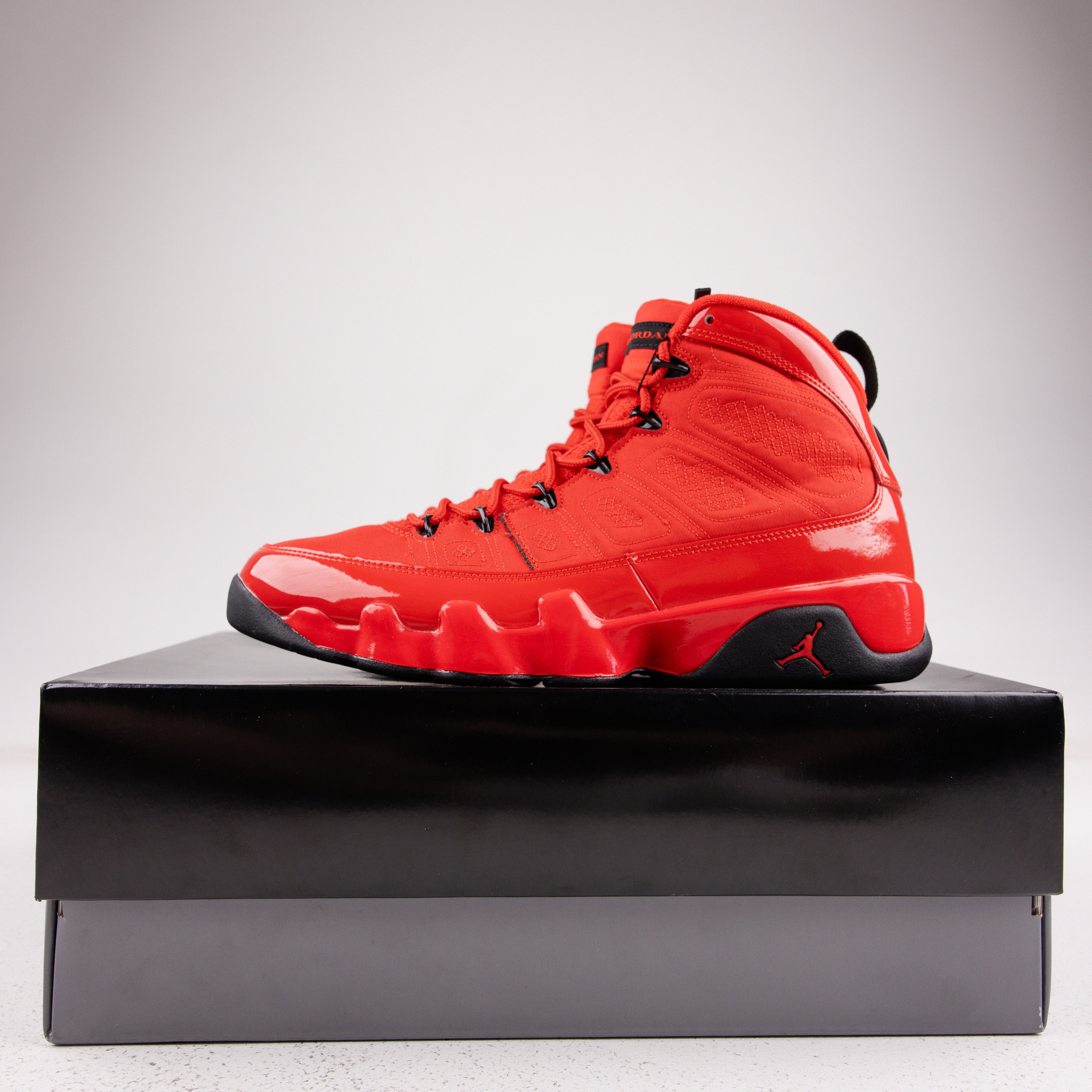 Jordan 9 Retro Chile Red - Used - 1628