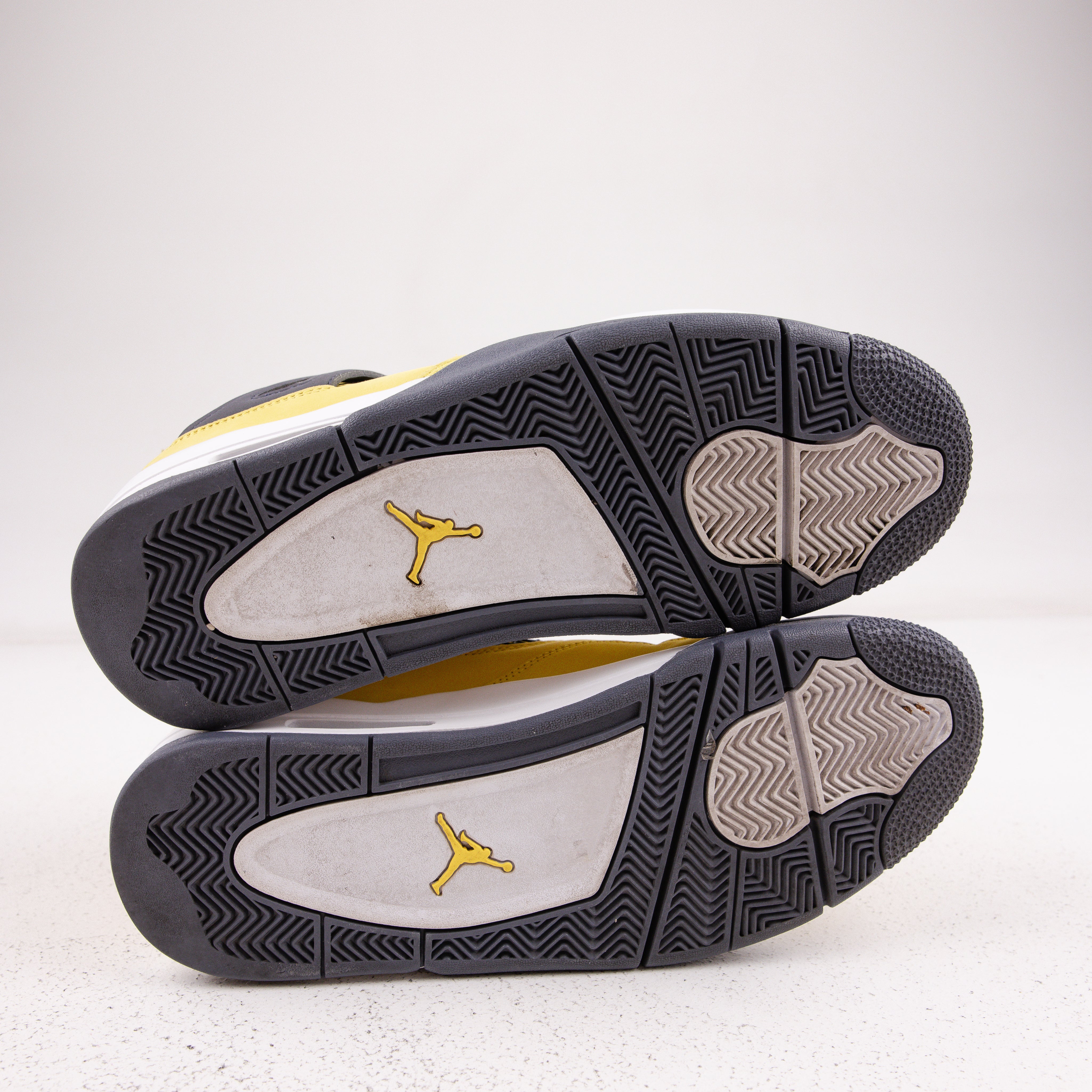 Jordan 4 Retro Lightning (2021) - Used - 3638