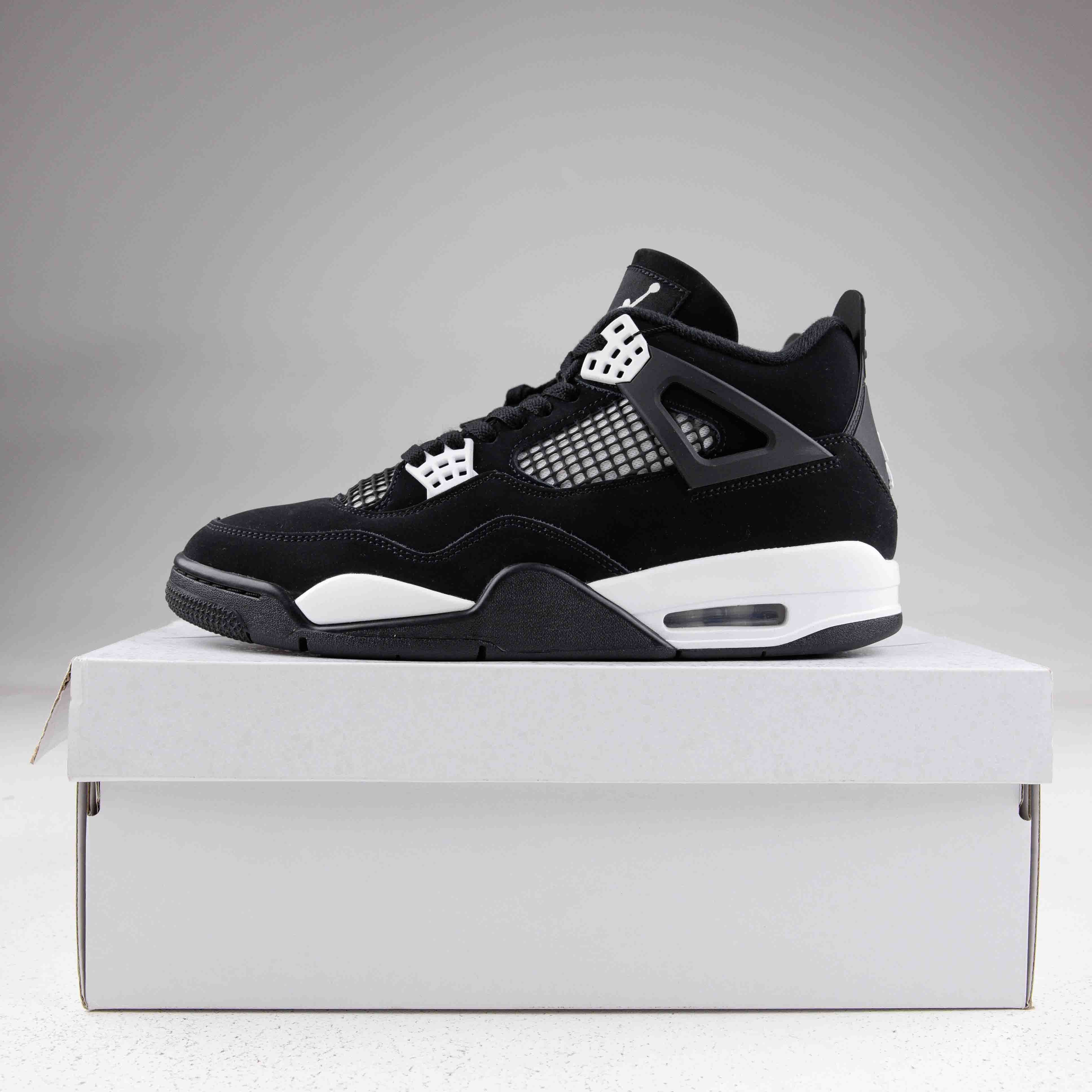 Jordan 4 Retro White Thunder - Used - 4055