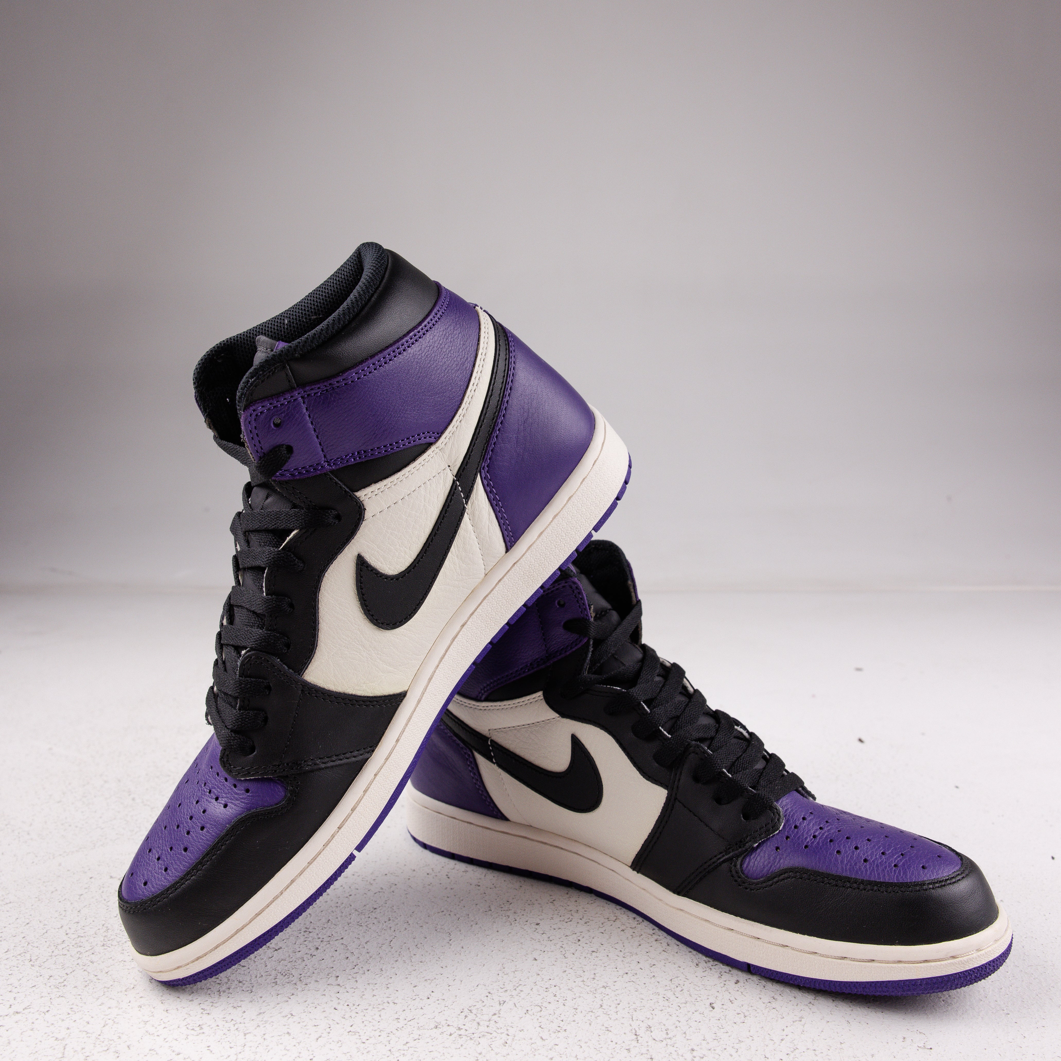 Jordan 1 Retro High Court Purple - Used - 3658