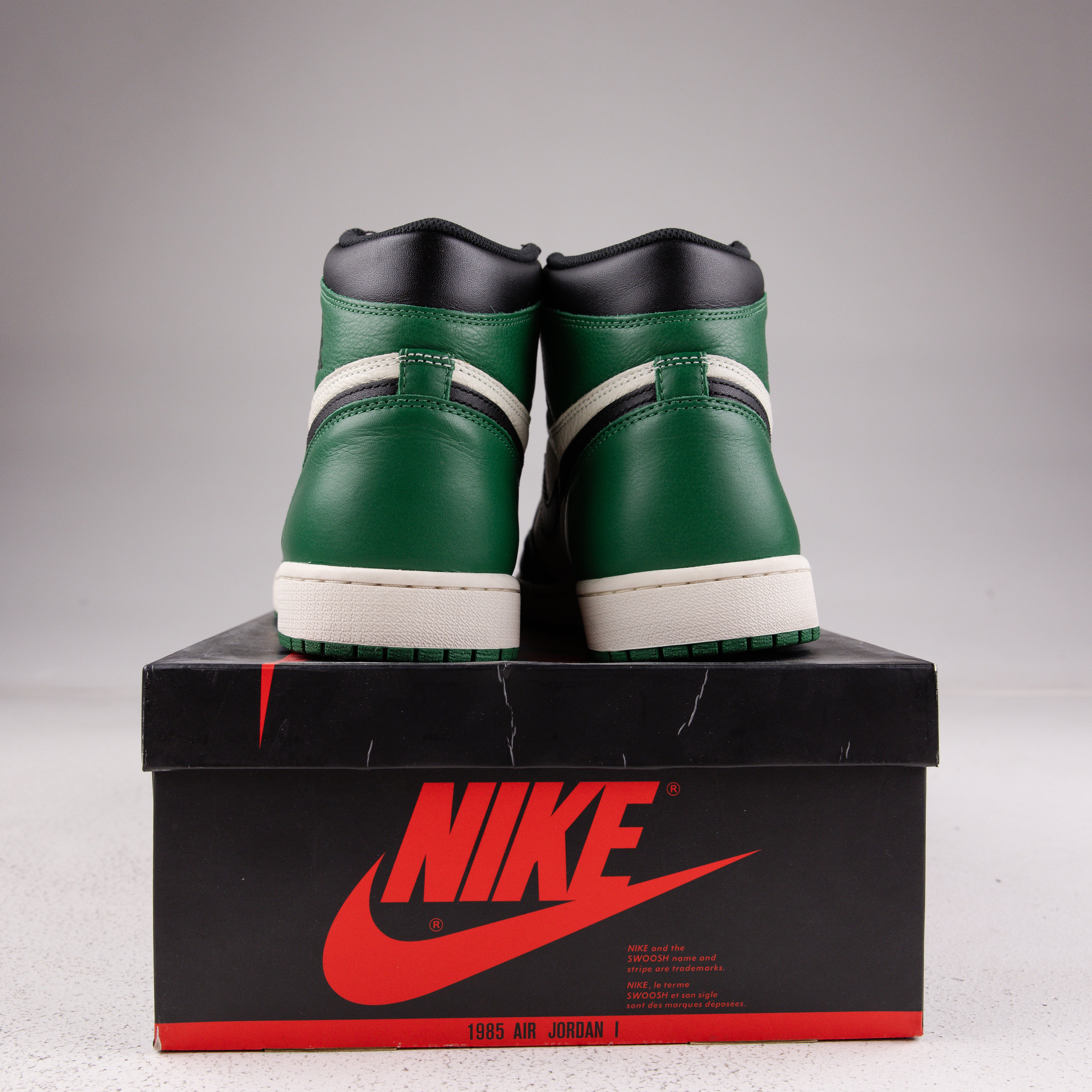 Jordan 1 Retro High Pine Green Black - Used - 3655