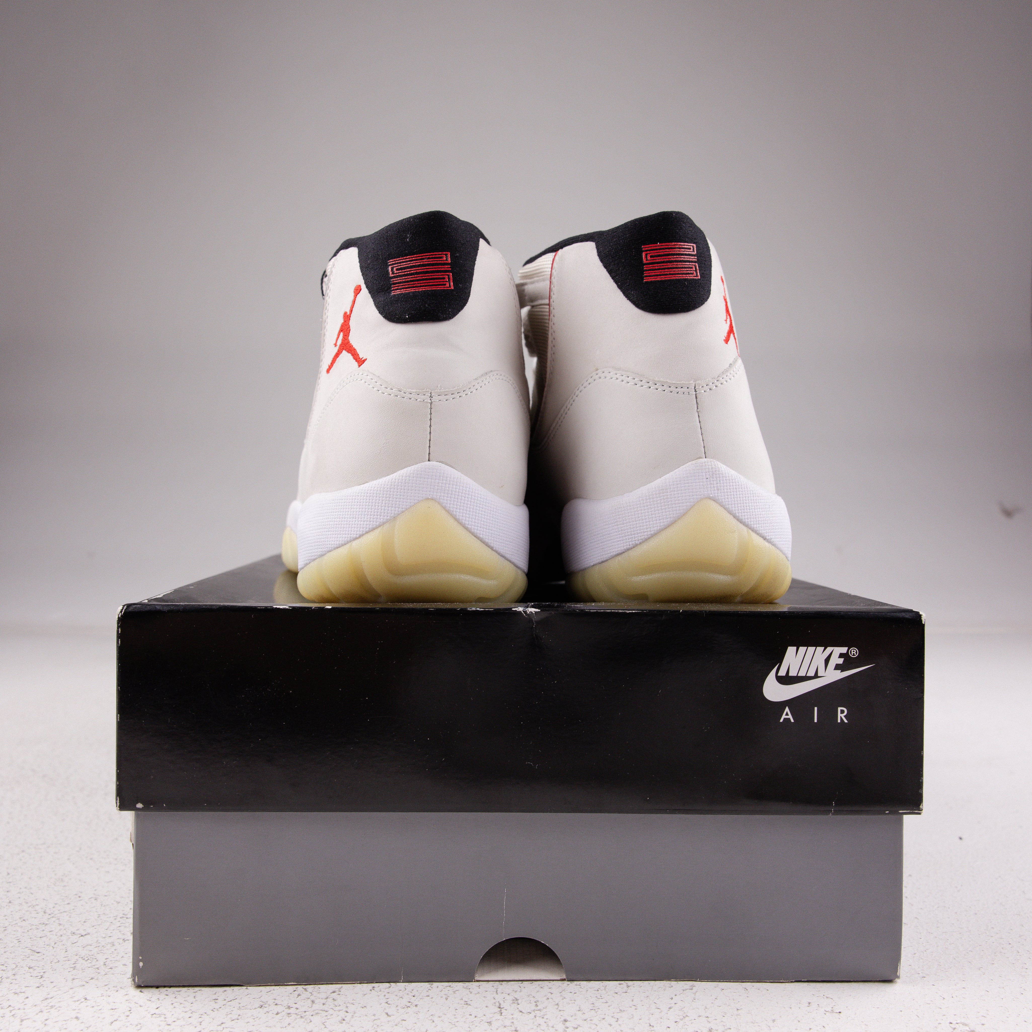 Jordan 11 Retro Platinum Tint - Used - 1650