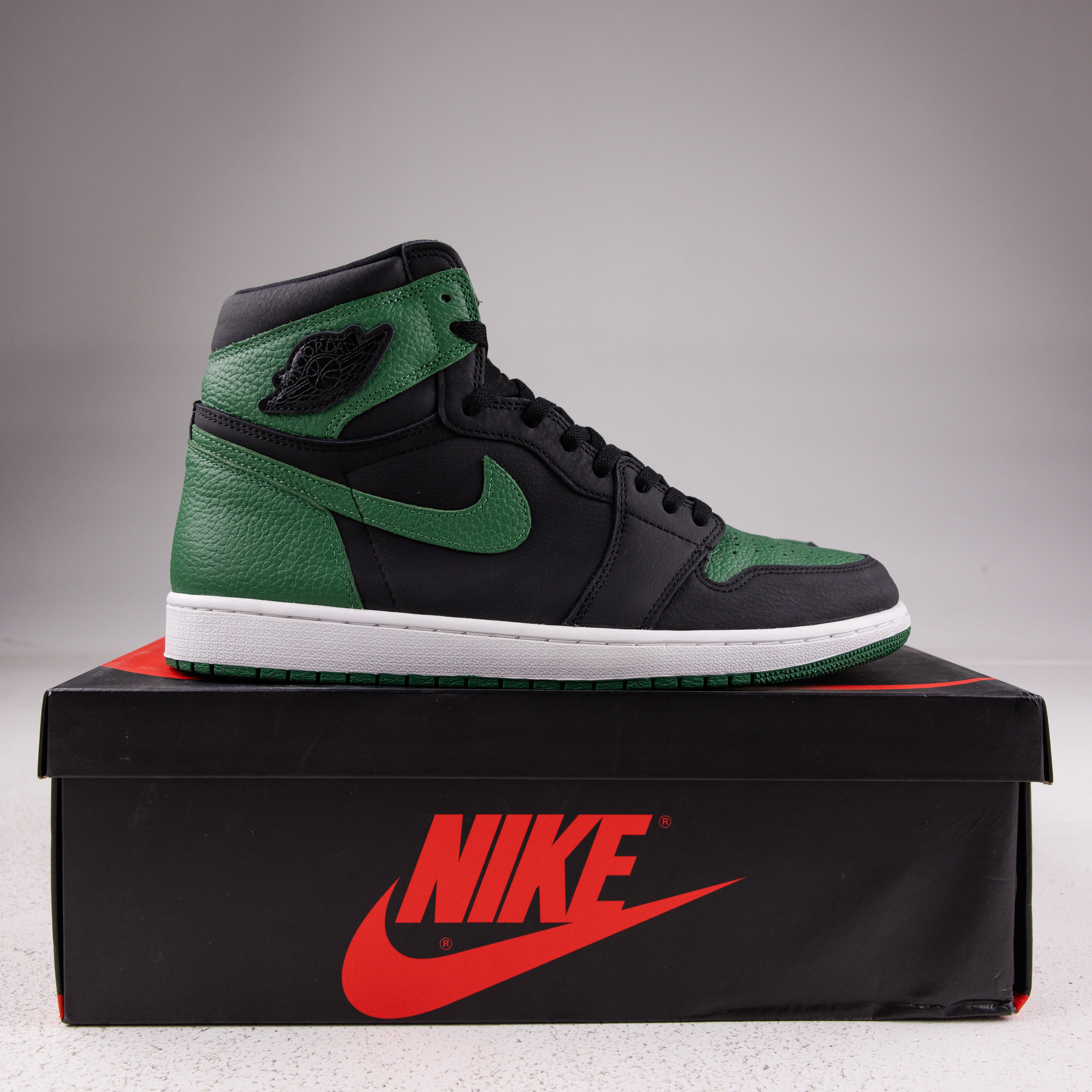 Jordan 1 Retro High Pine Green - Used - 3657