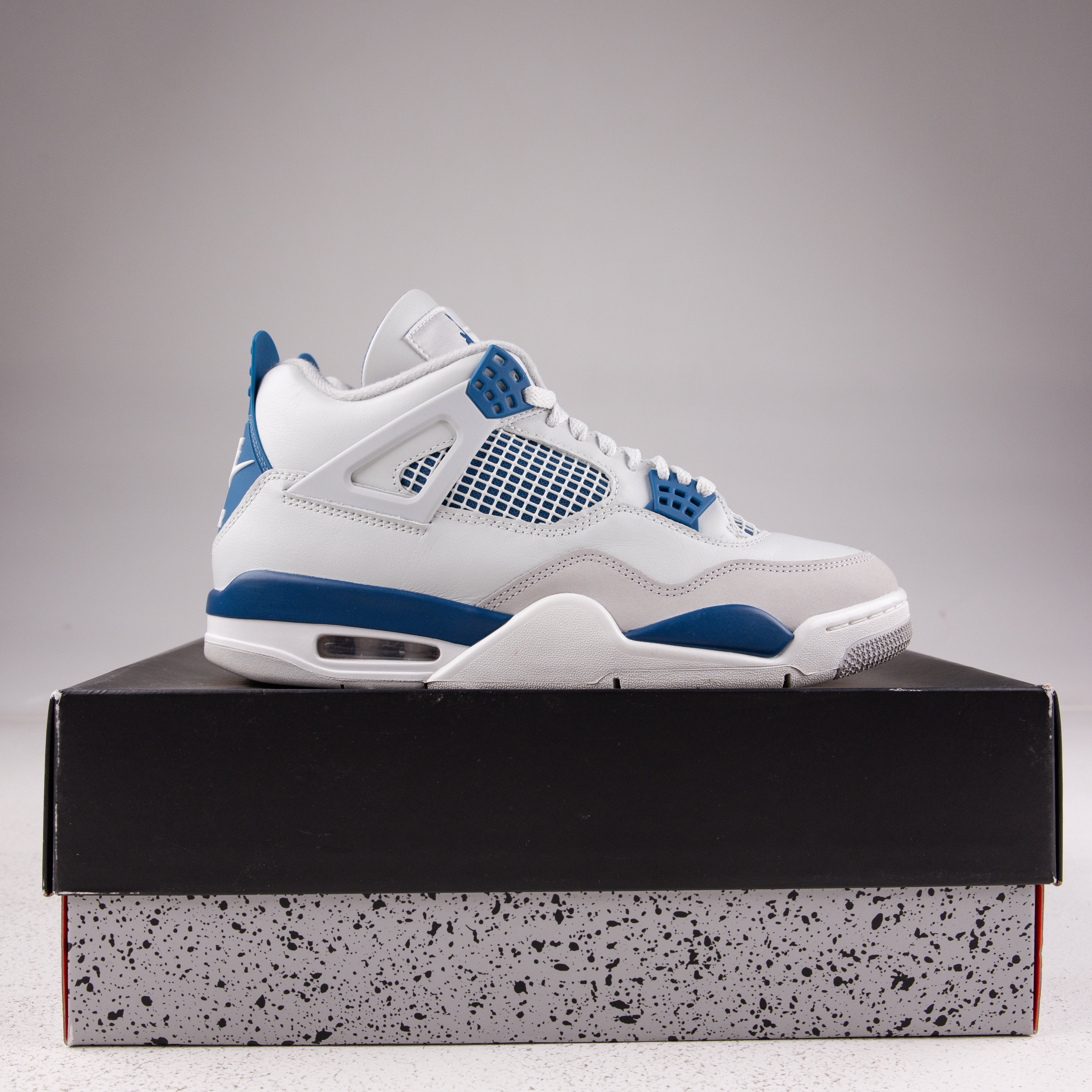 Jordan 4 Retro Military Blue (2024) - Used - 1658