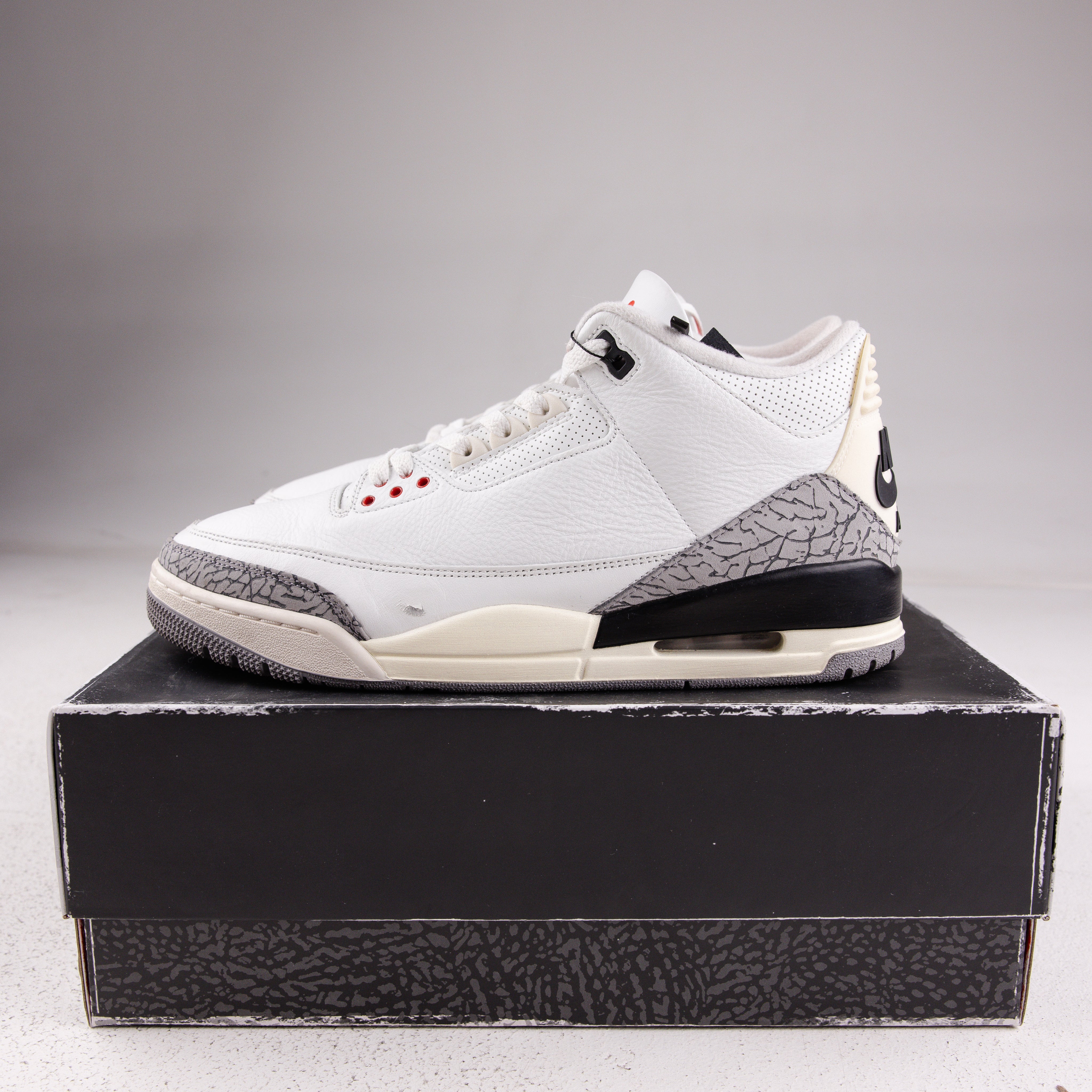 Jordan 3 Retro White Cement Reimagined - Used - 1641
