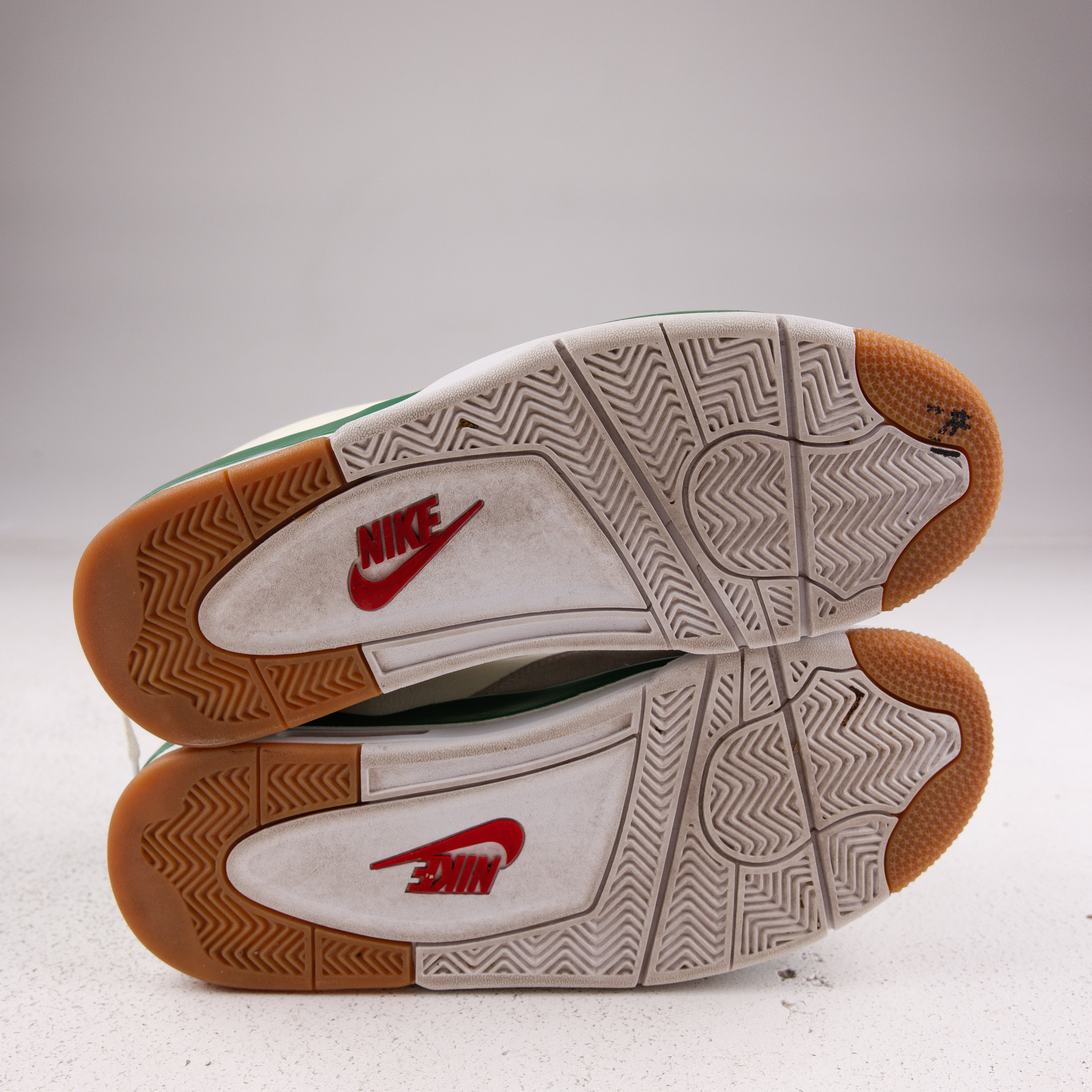 SOLD Jordan 4 Retro SB Pine Green - Used - 1651