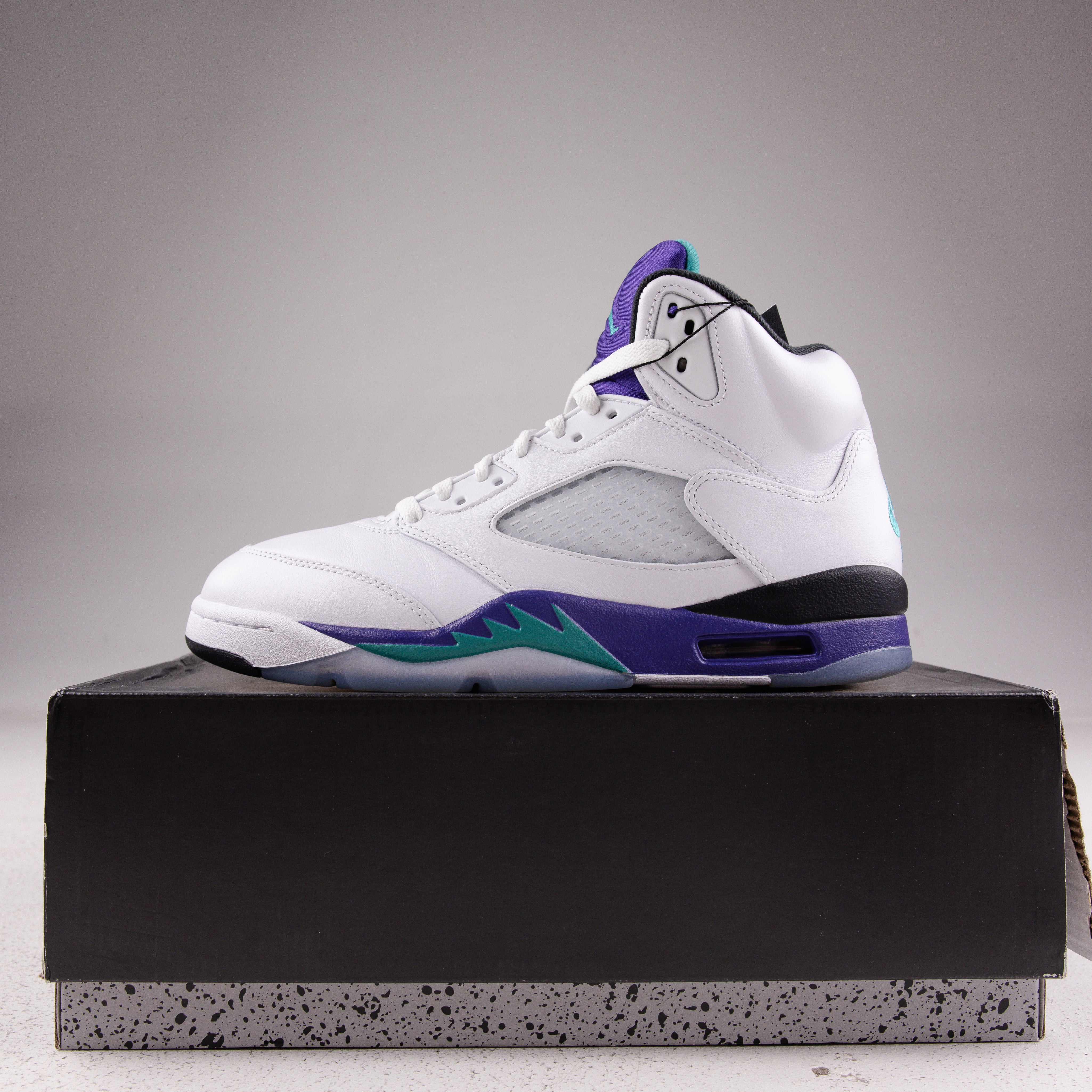 Jordan 5 Retro Grape (2025) - Used - 1659