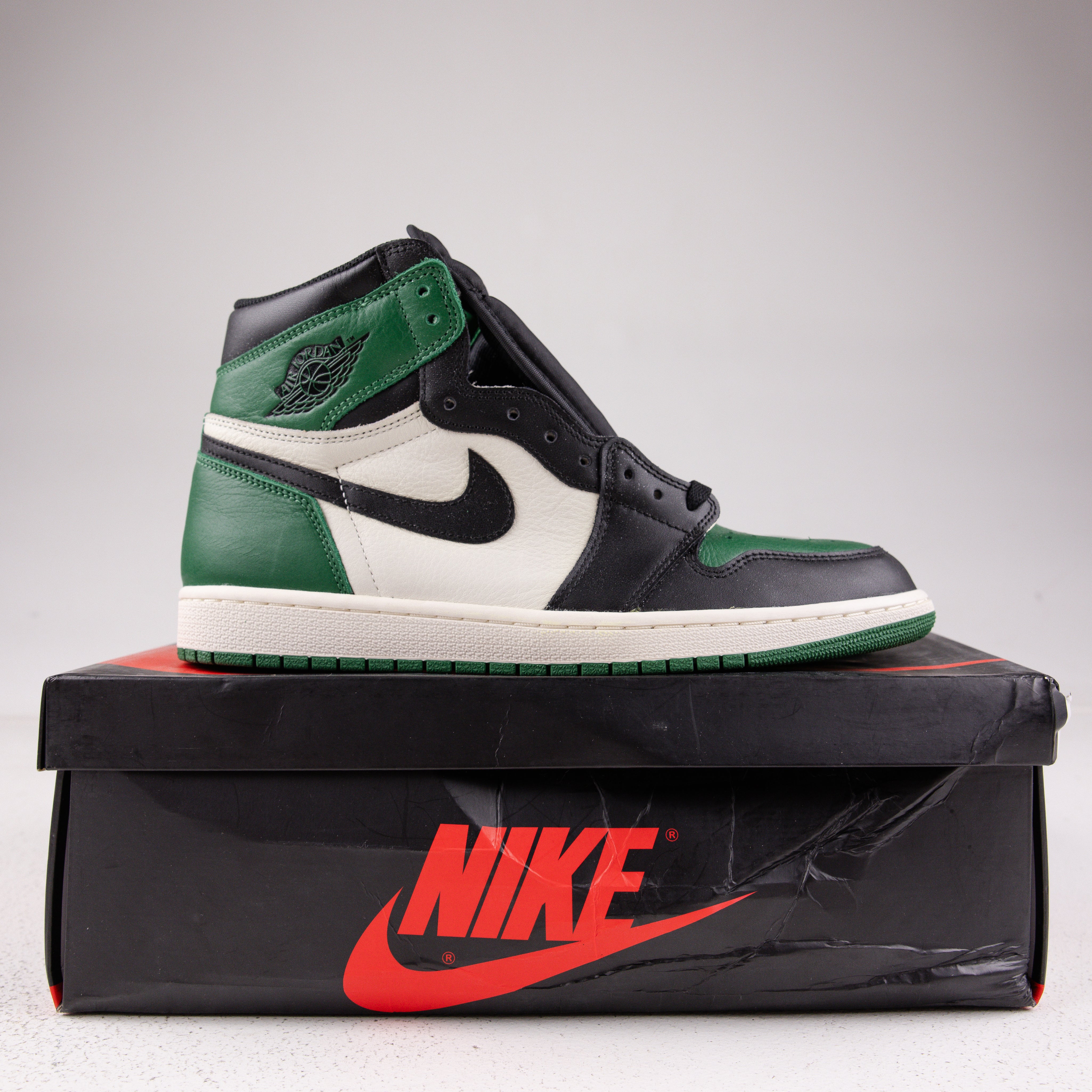 Jordan 1 Retro High Pine Green Black - Used - 4319