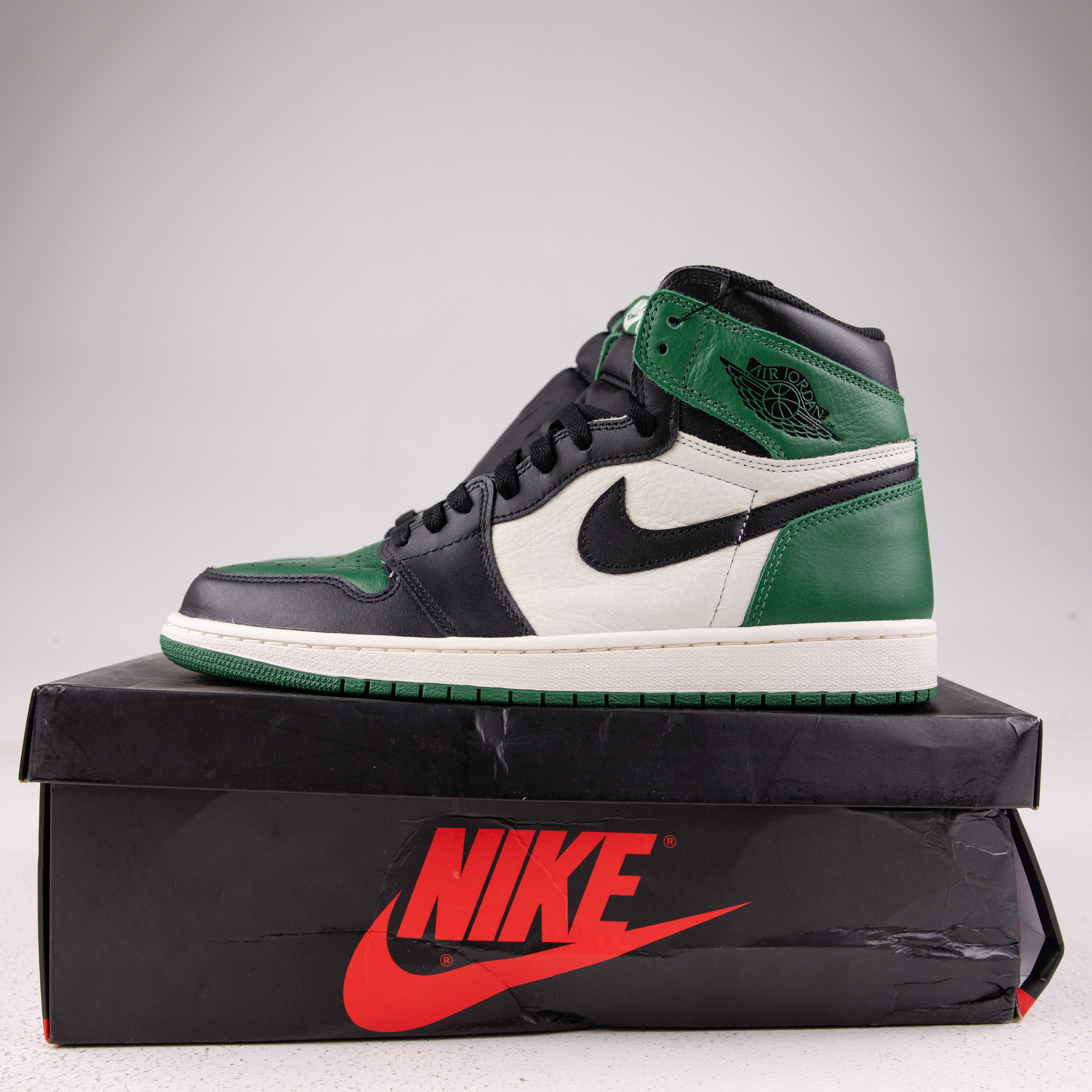 Jordan 1 Retro High Pine Green Black - Used - 4319