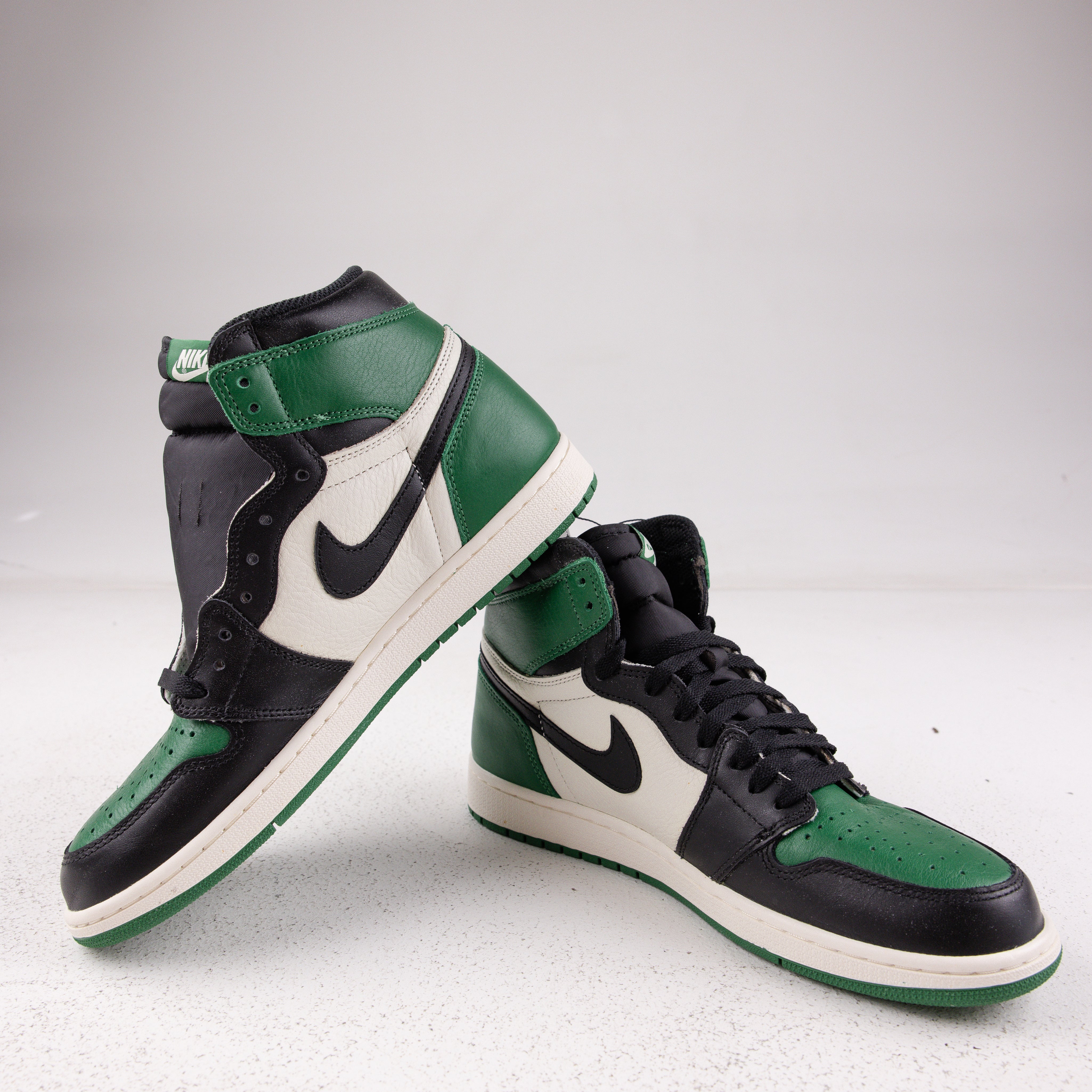 Jordan 1 Retro High Pine Green Black - Used - 4319