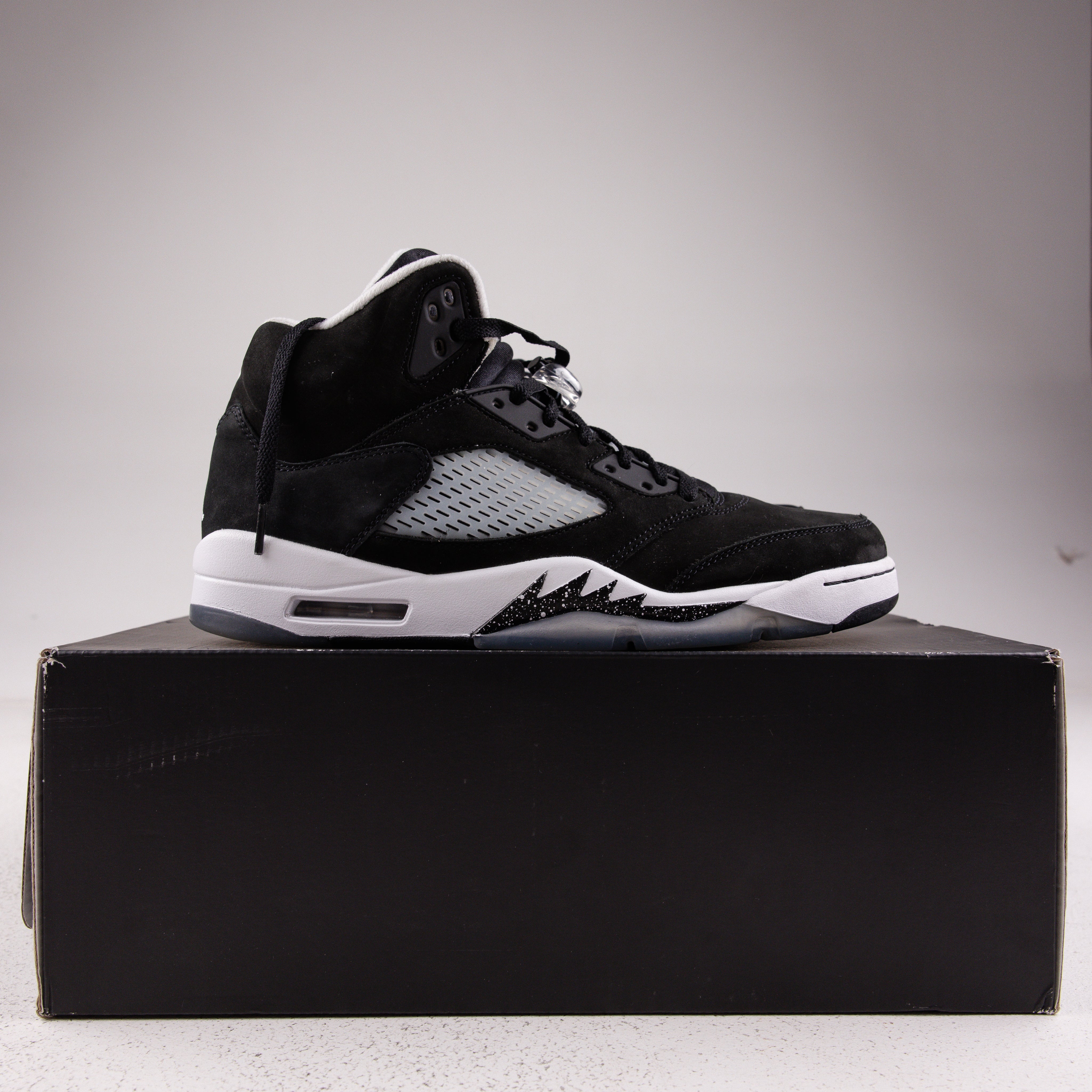 Jordan 5 Retro Moonlight (2021) - Used - 1676