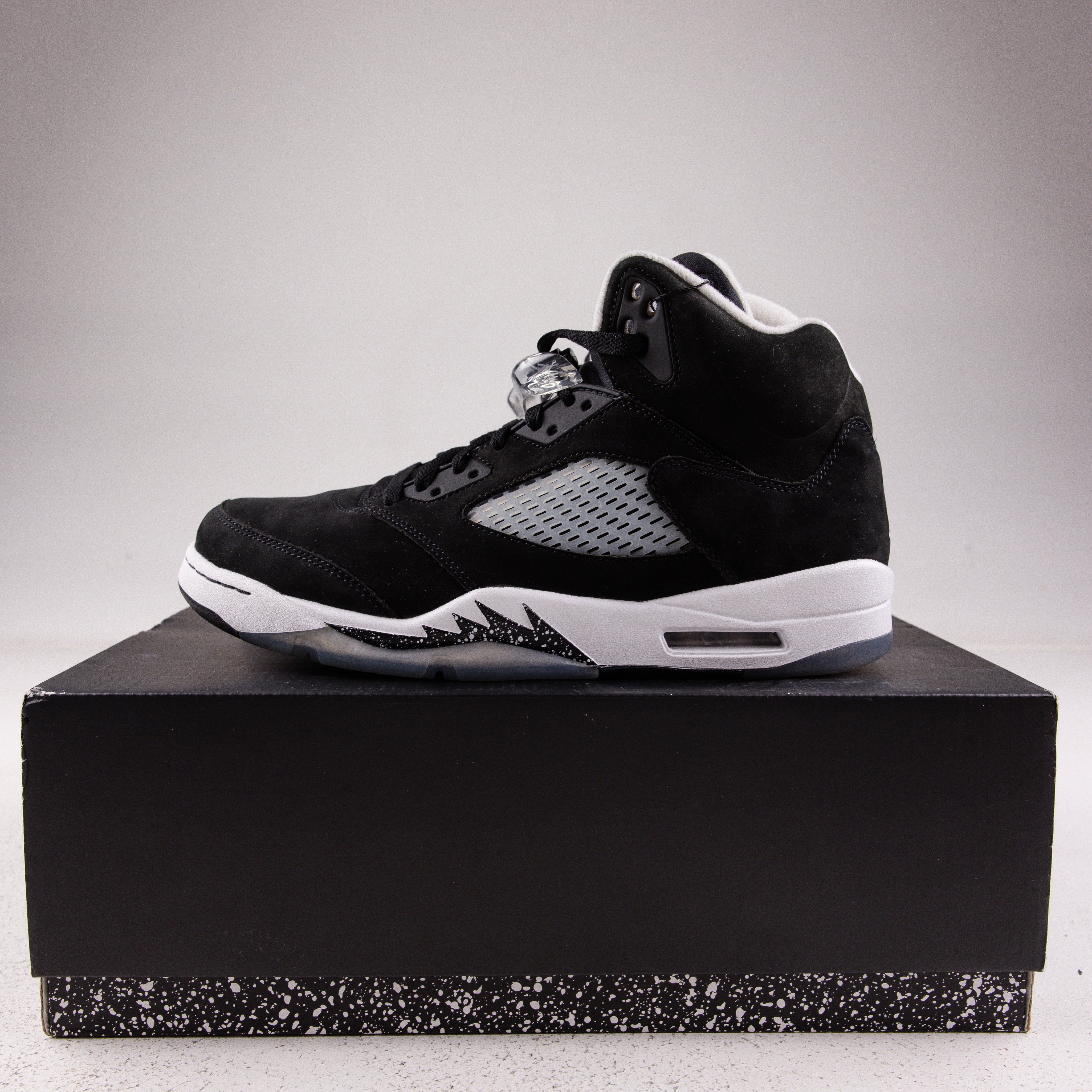 Jordan 5 Retro Moonlight (2021) - Used - 1676