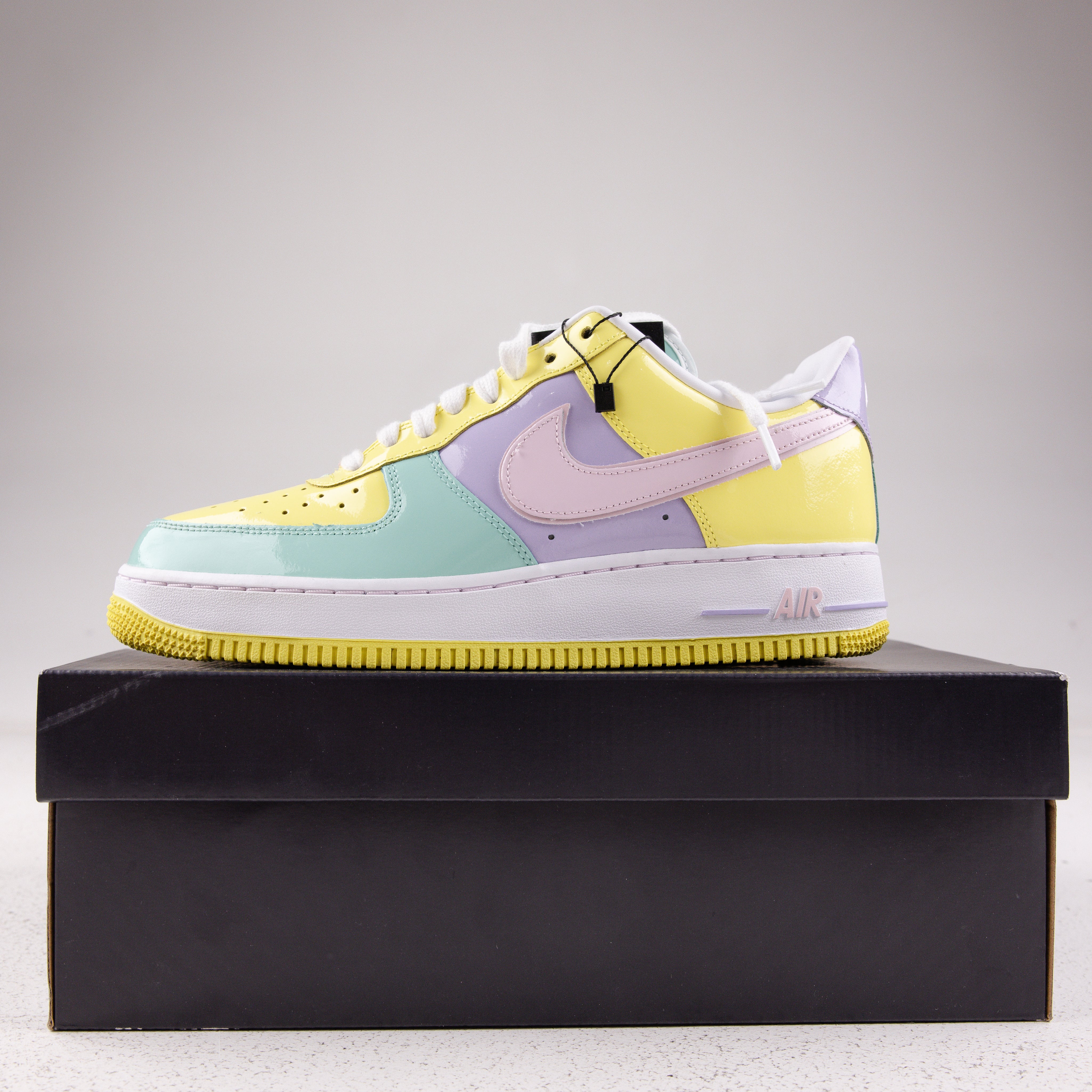 Nike Air Force 1 Low Easter (2026) - Used - 3674