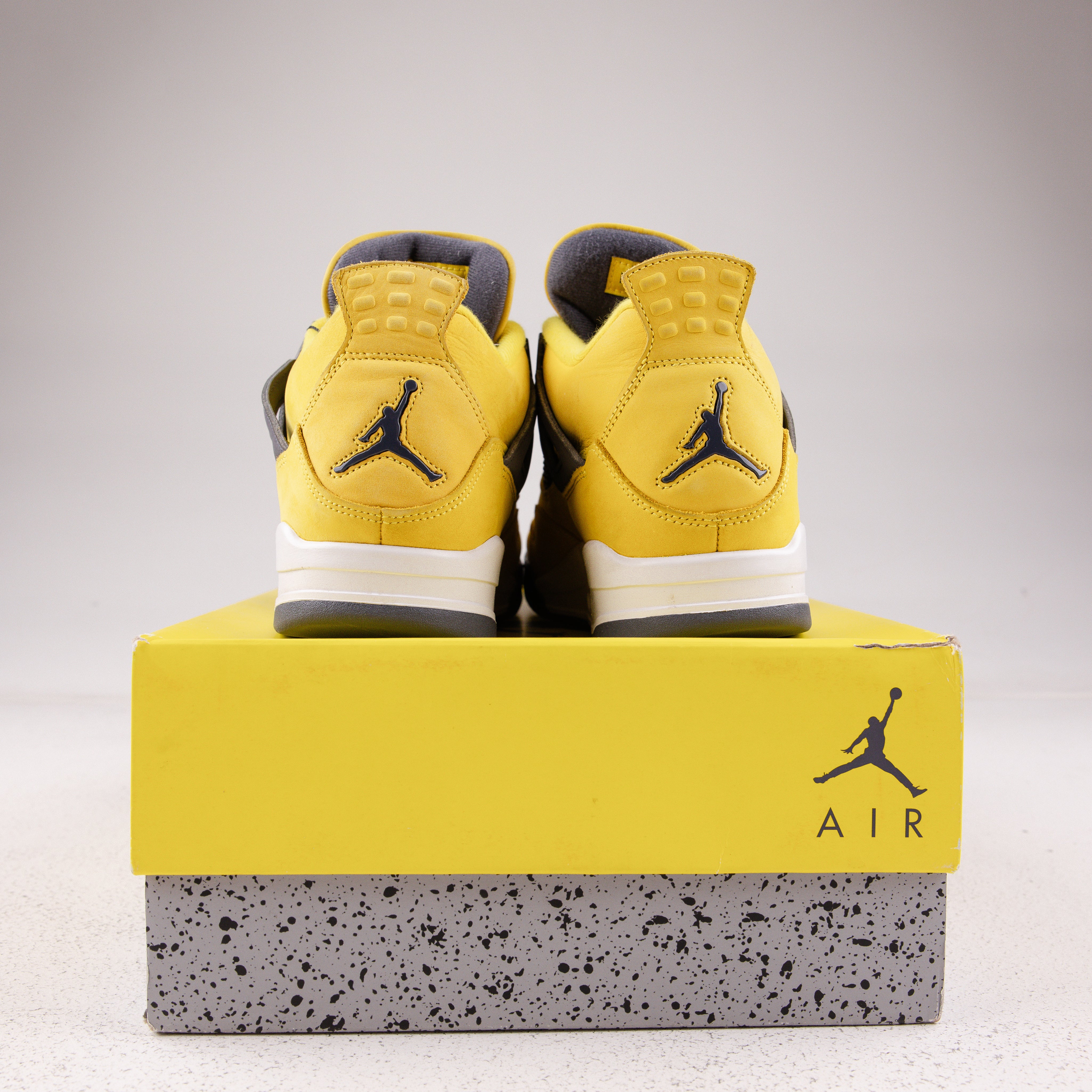 Jordan 4 Retro Lightning (2021) - Used - 3683