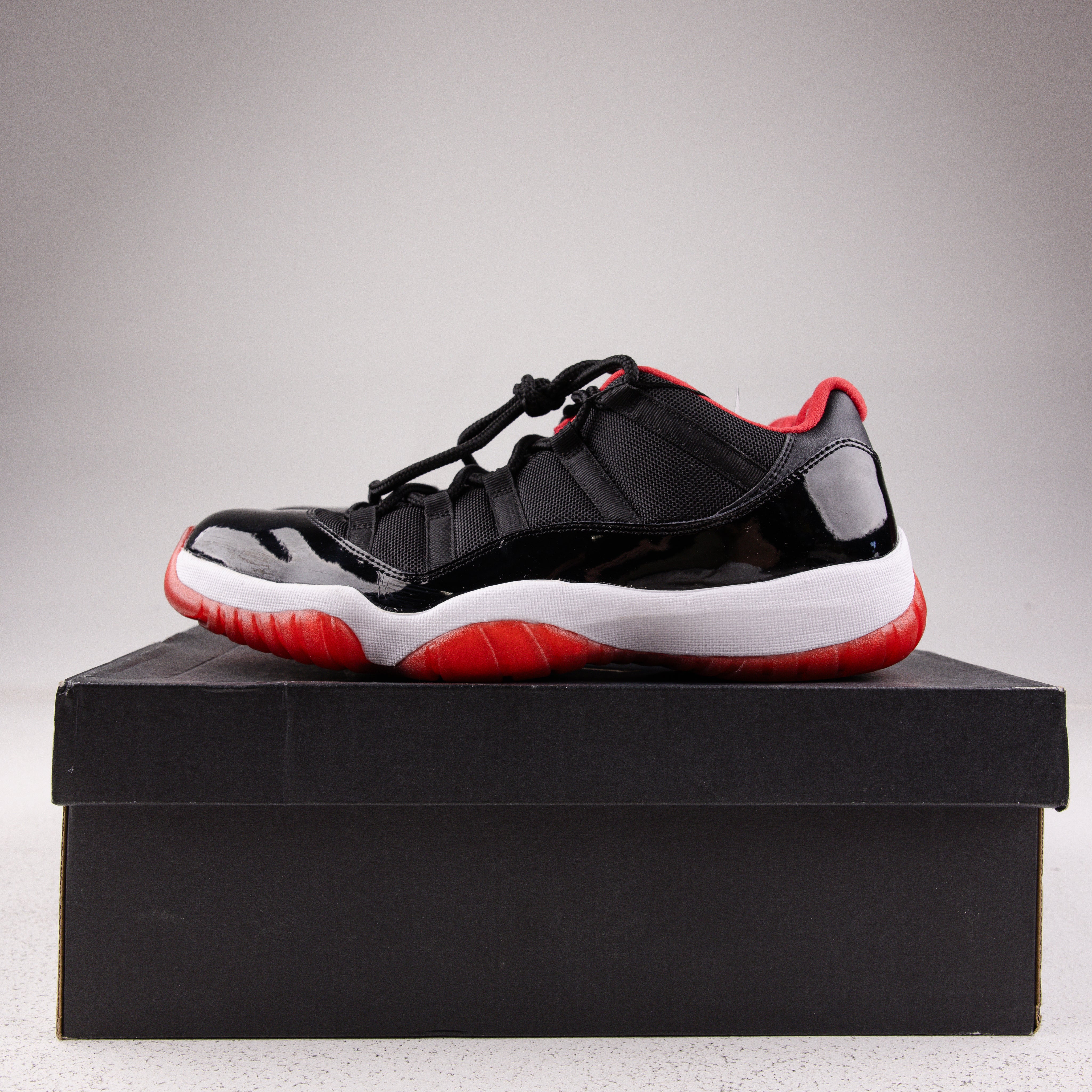 Jordan 11 Retro Low Bred (2015) - Used - 1707