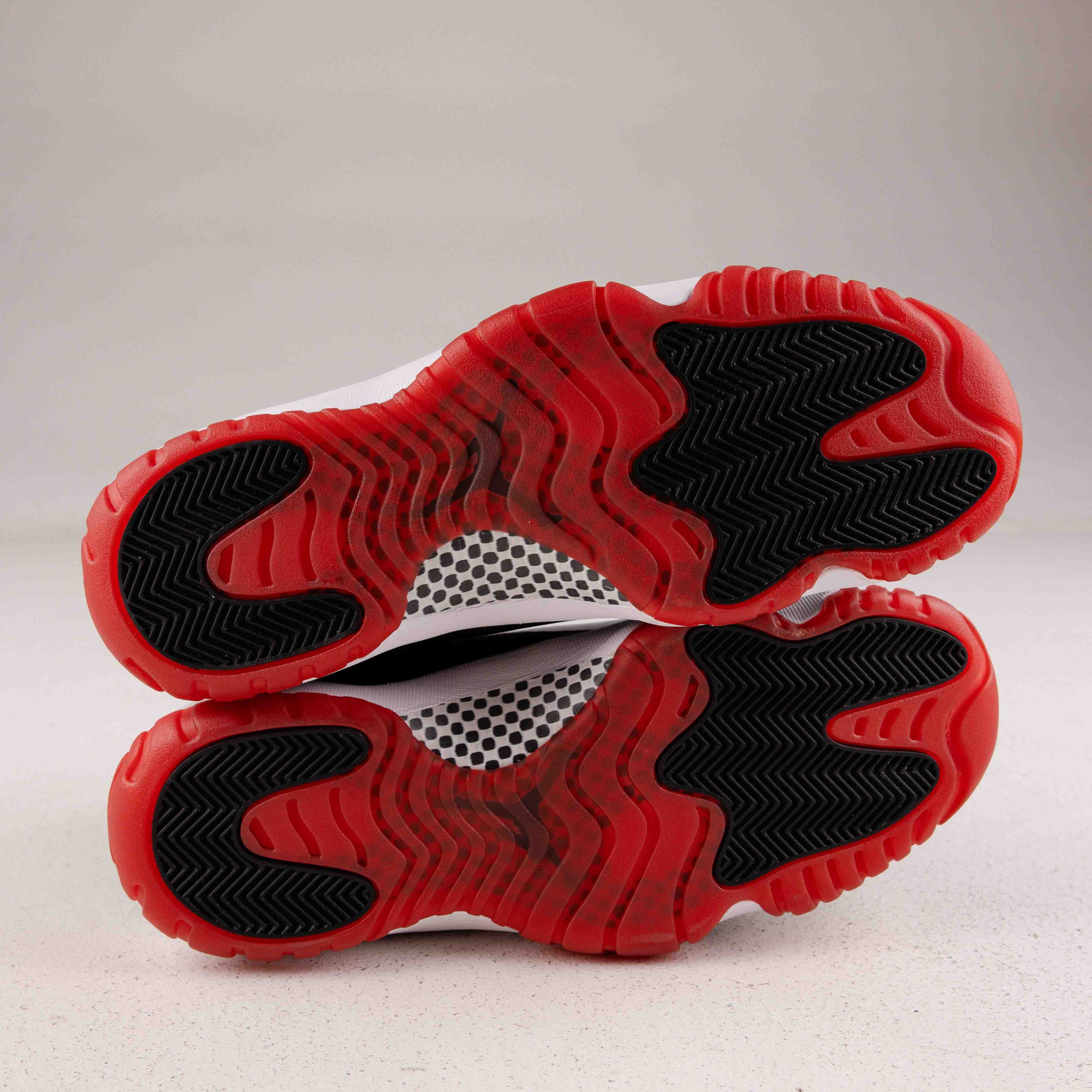 Jordan 11 Retro Playoffs Bred (2019) - Used - 4095