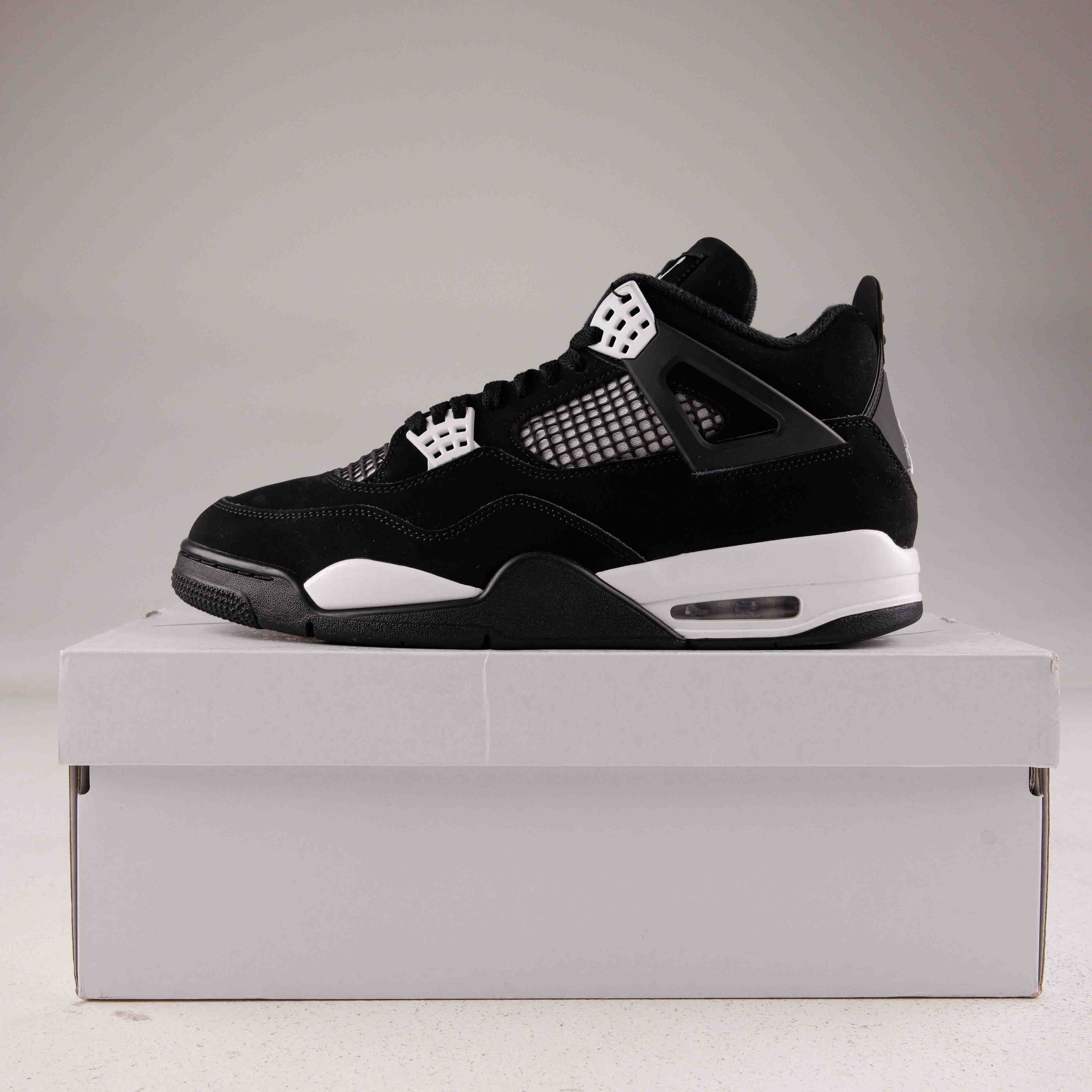 Jordan 4 Retro White Thunder - Used - 4097