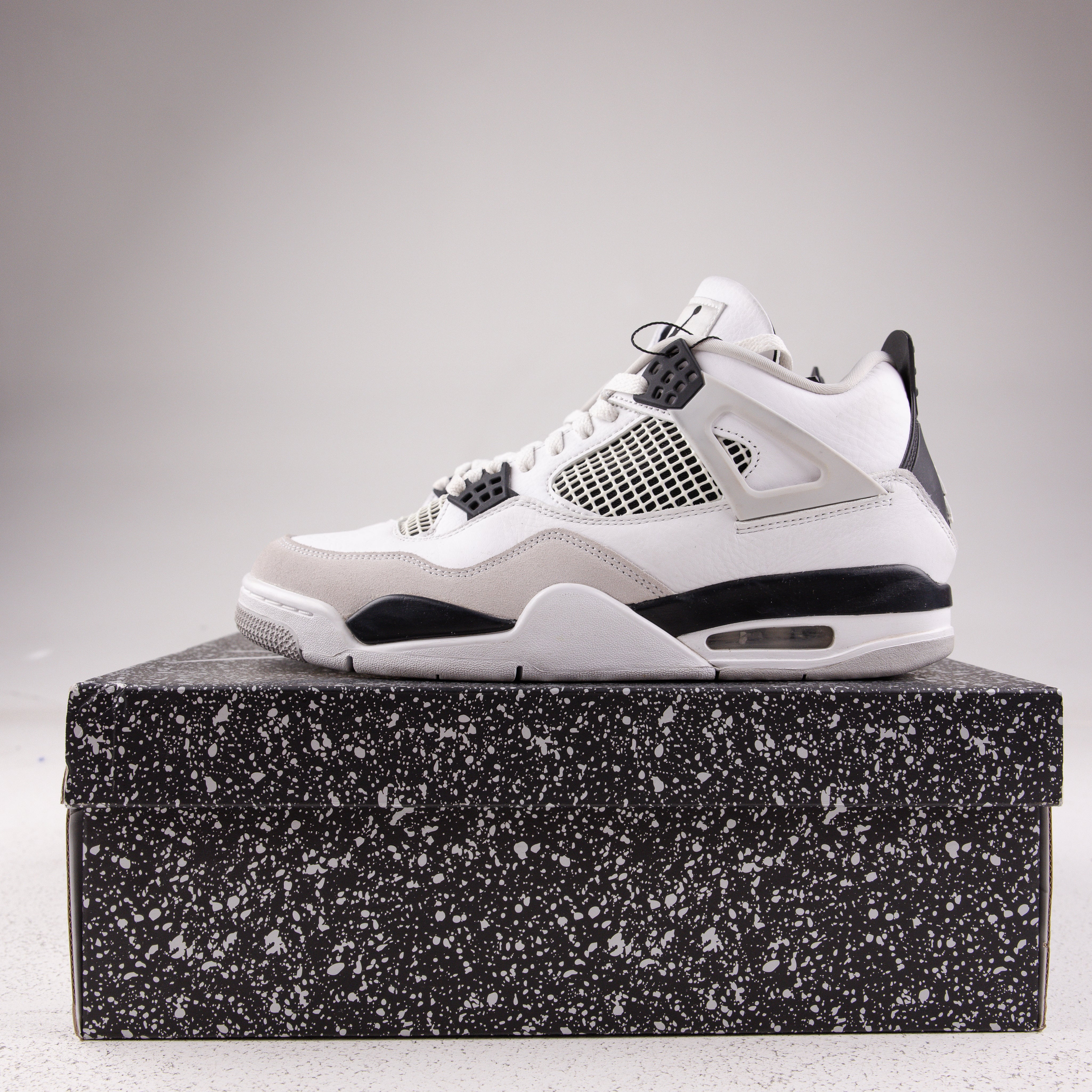 Jordan 4 Retro Military Black - Used - 1706