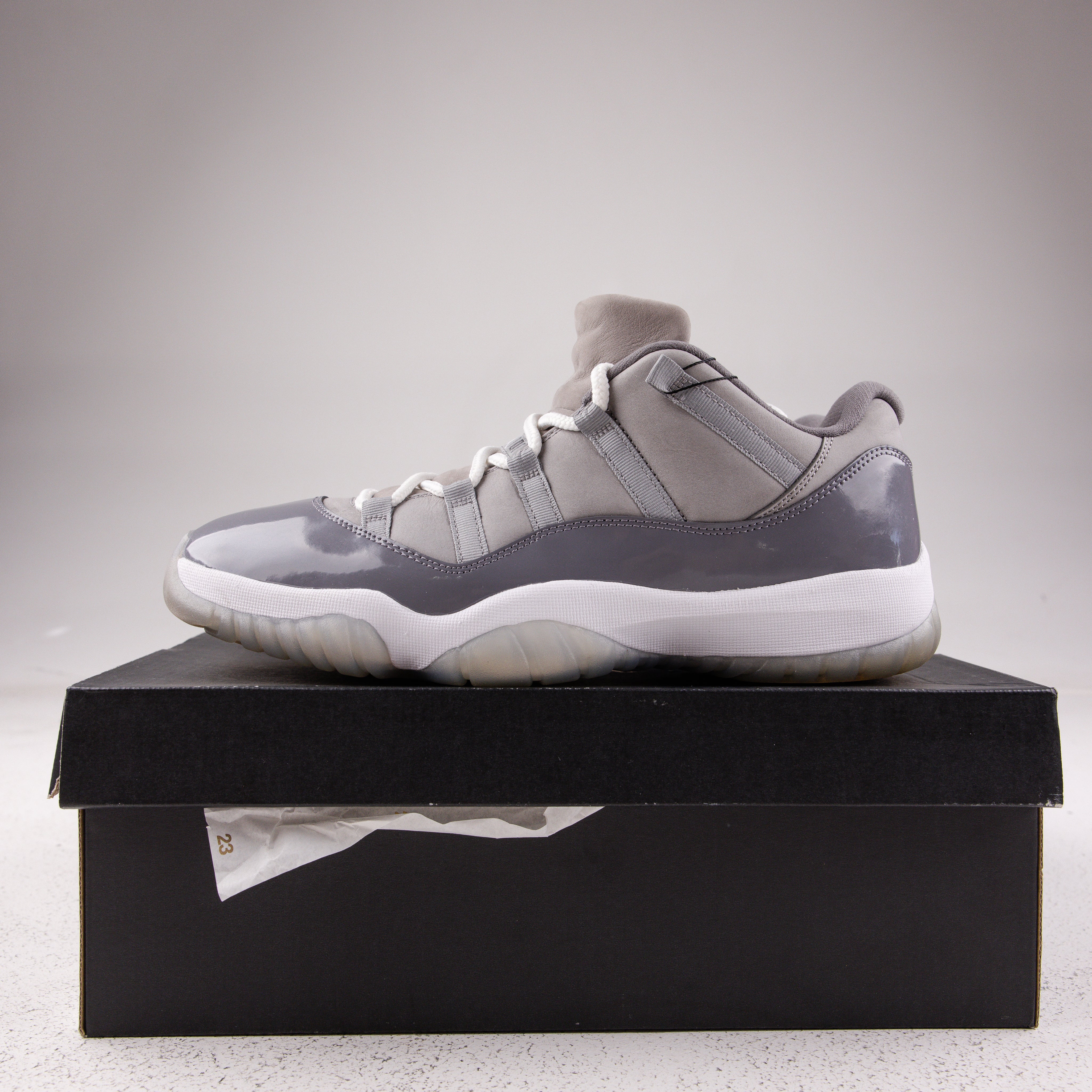 Jordan 11 Retro Low Cool Grey - Used - 1708