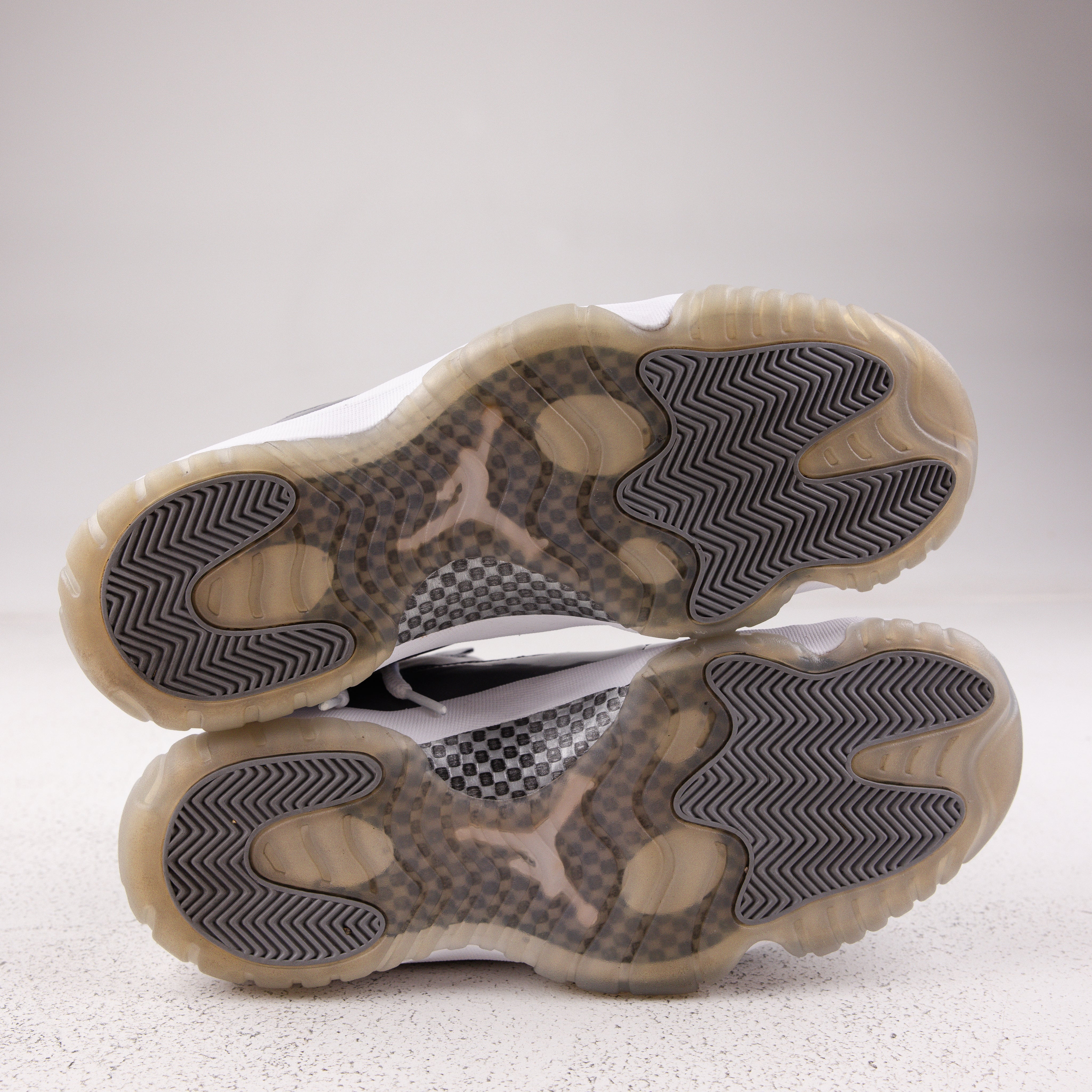 Jordan 11 Retro Low Cool Grey - Used - 1708