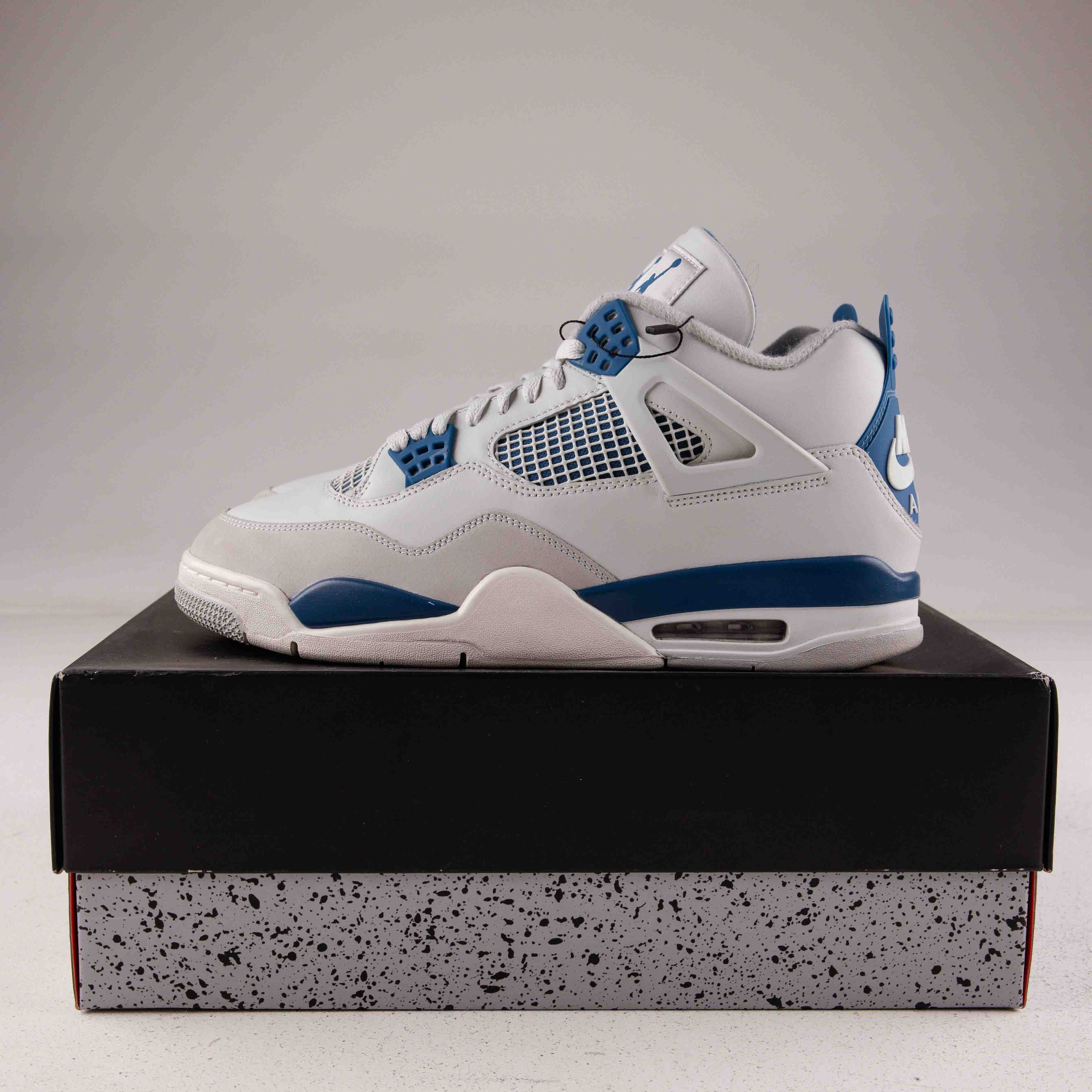 Jordan 4 Retro Military Blue (2024) - Used - 3545